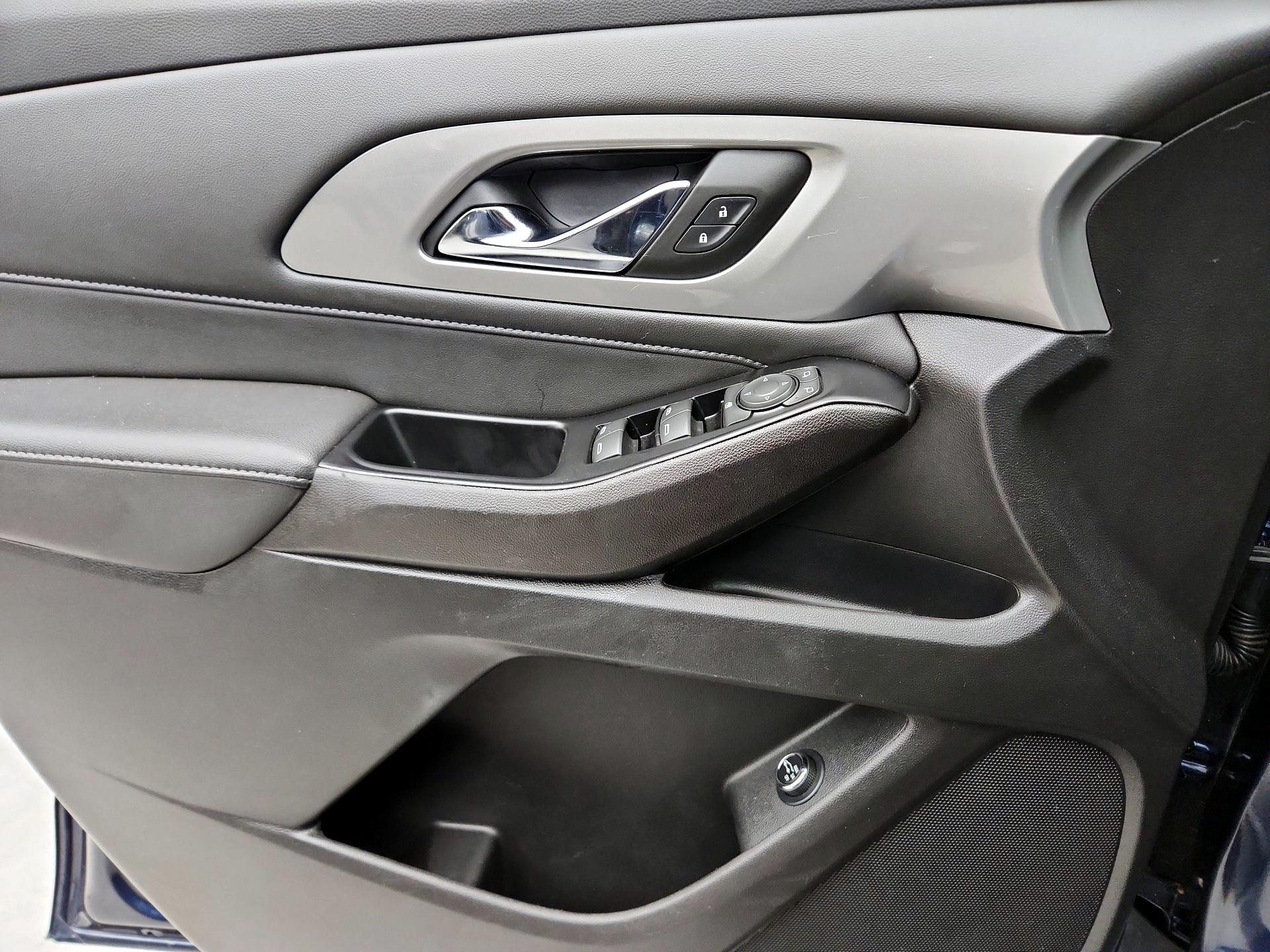 Thumbnail: 2023 Chevrolet Traverse - 12