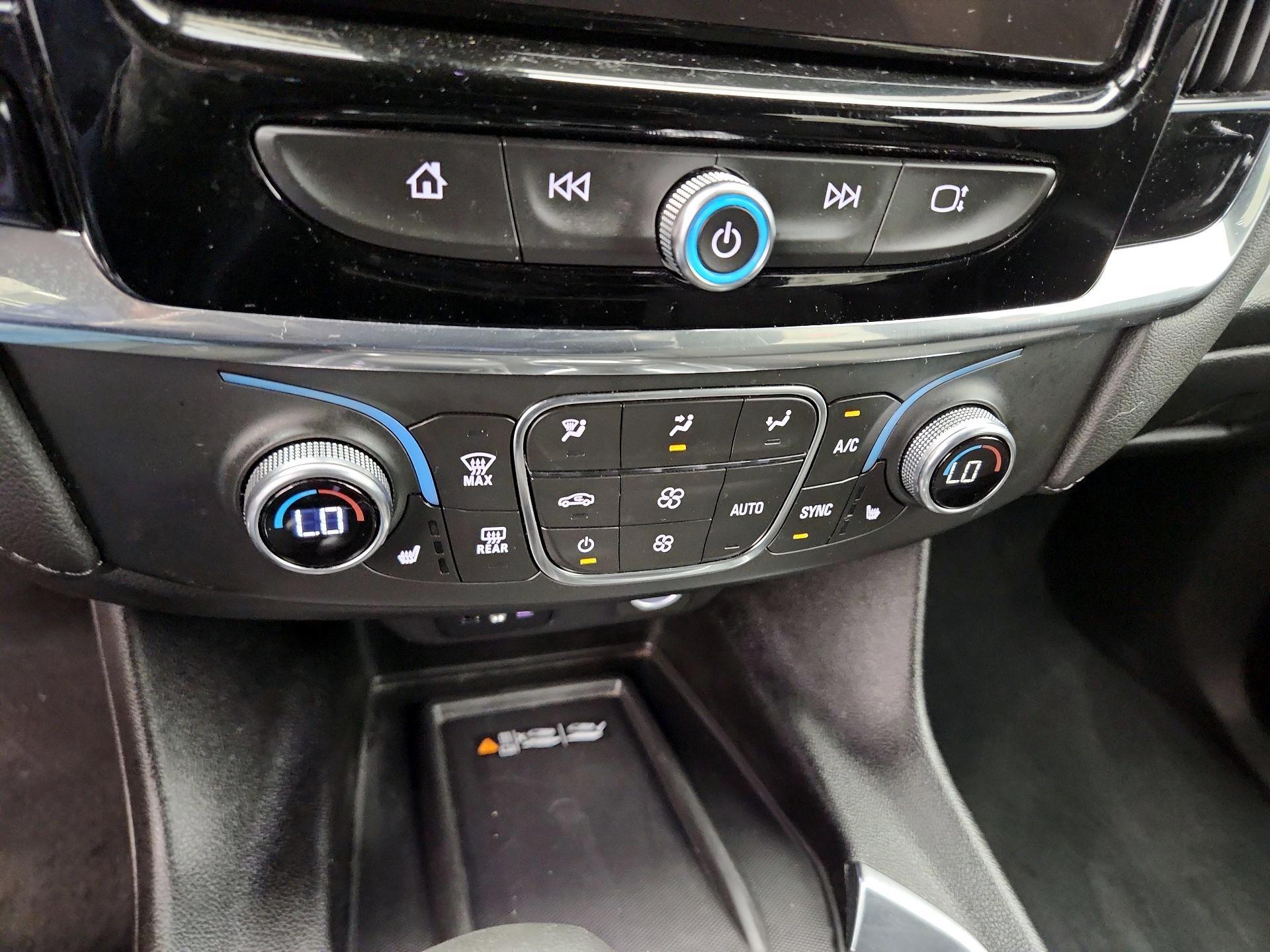 Thumbnail: 2023 Chevrolet Traverse - 16