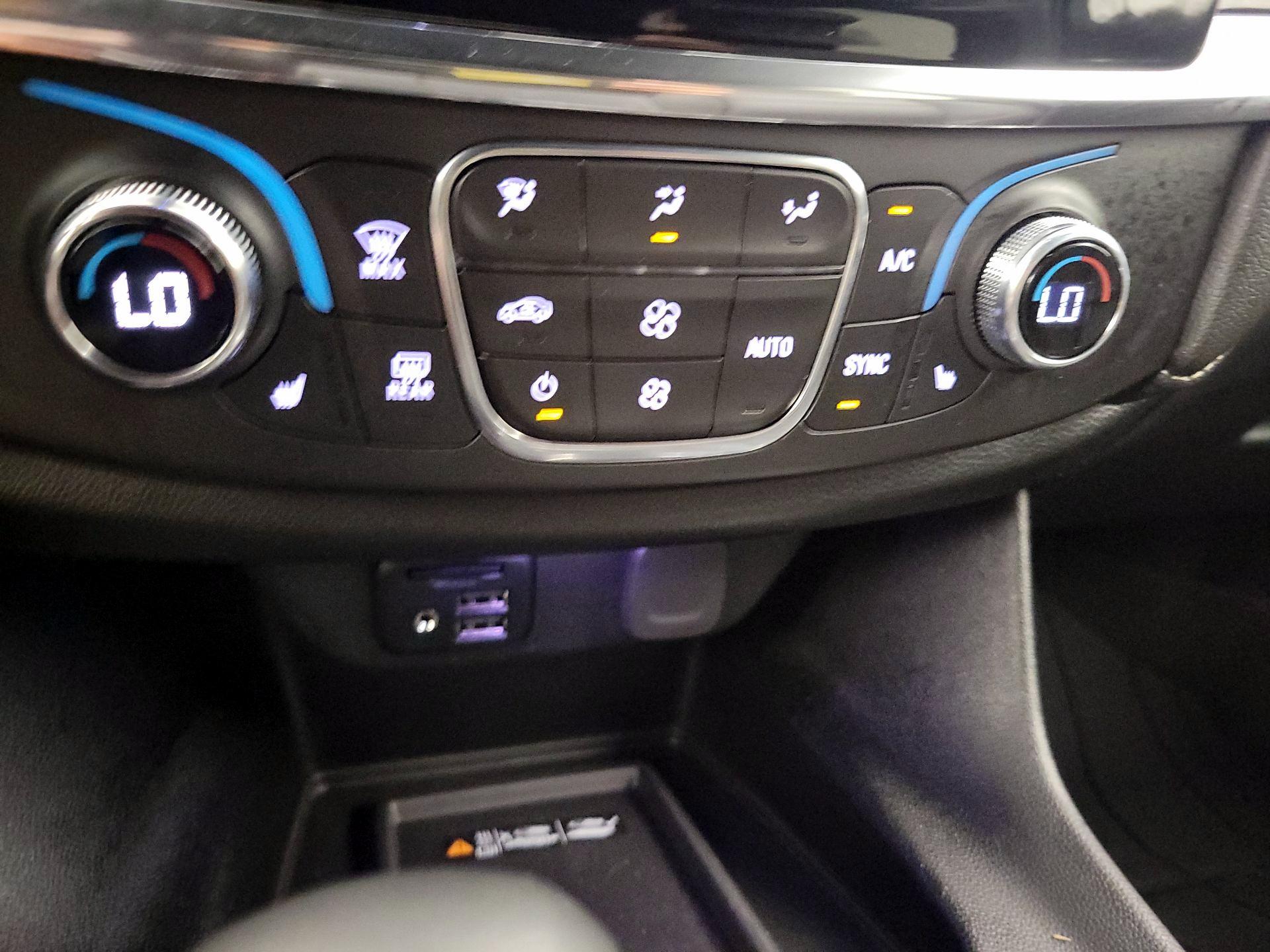 Thumbnail: 2023 Chevrolet Traverse - 17
