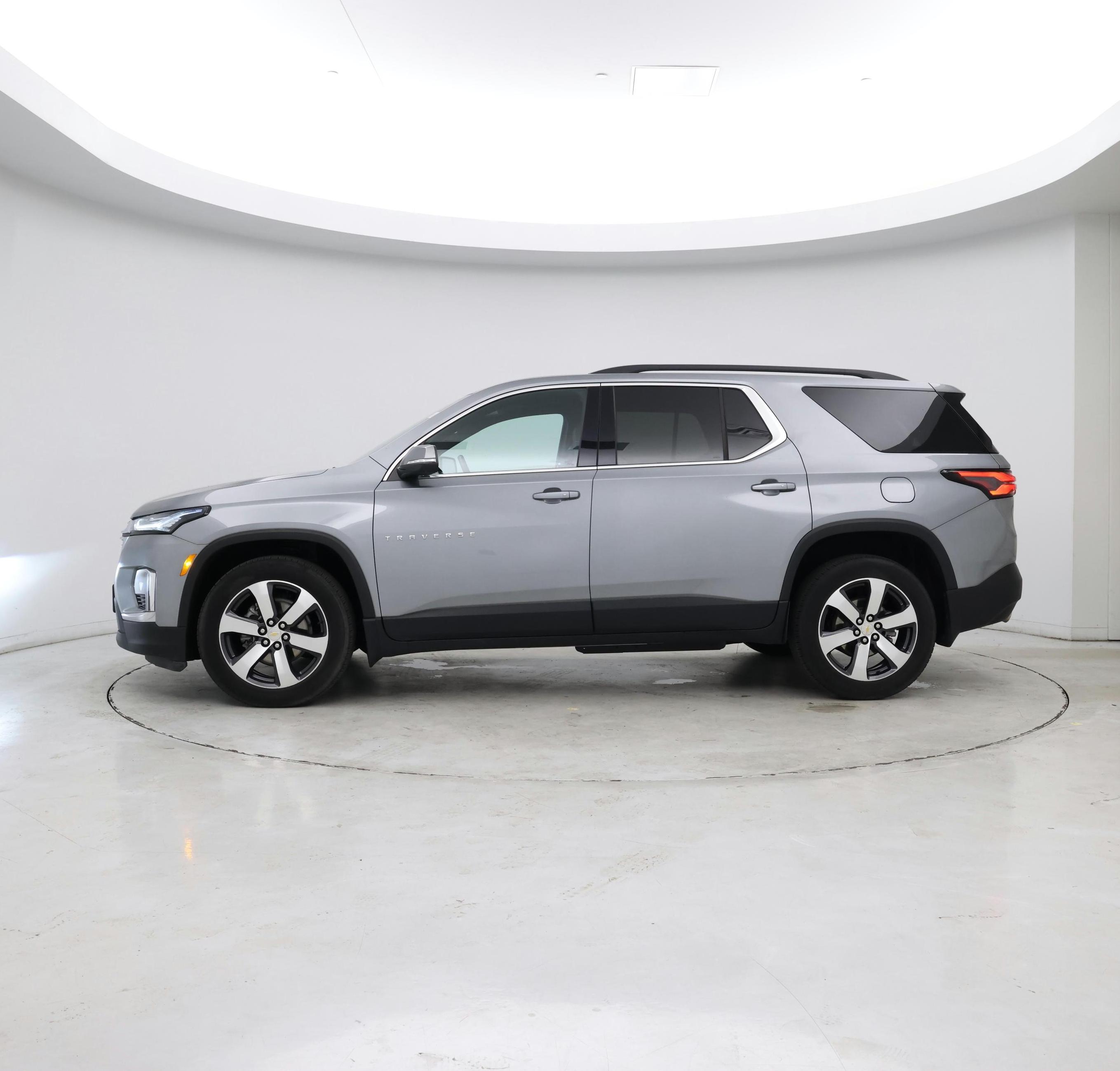 Thumbnail: 2023 Chevrolet Traverse - 2