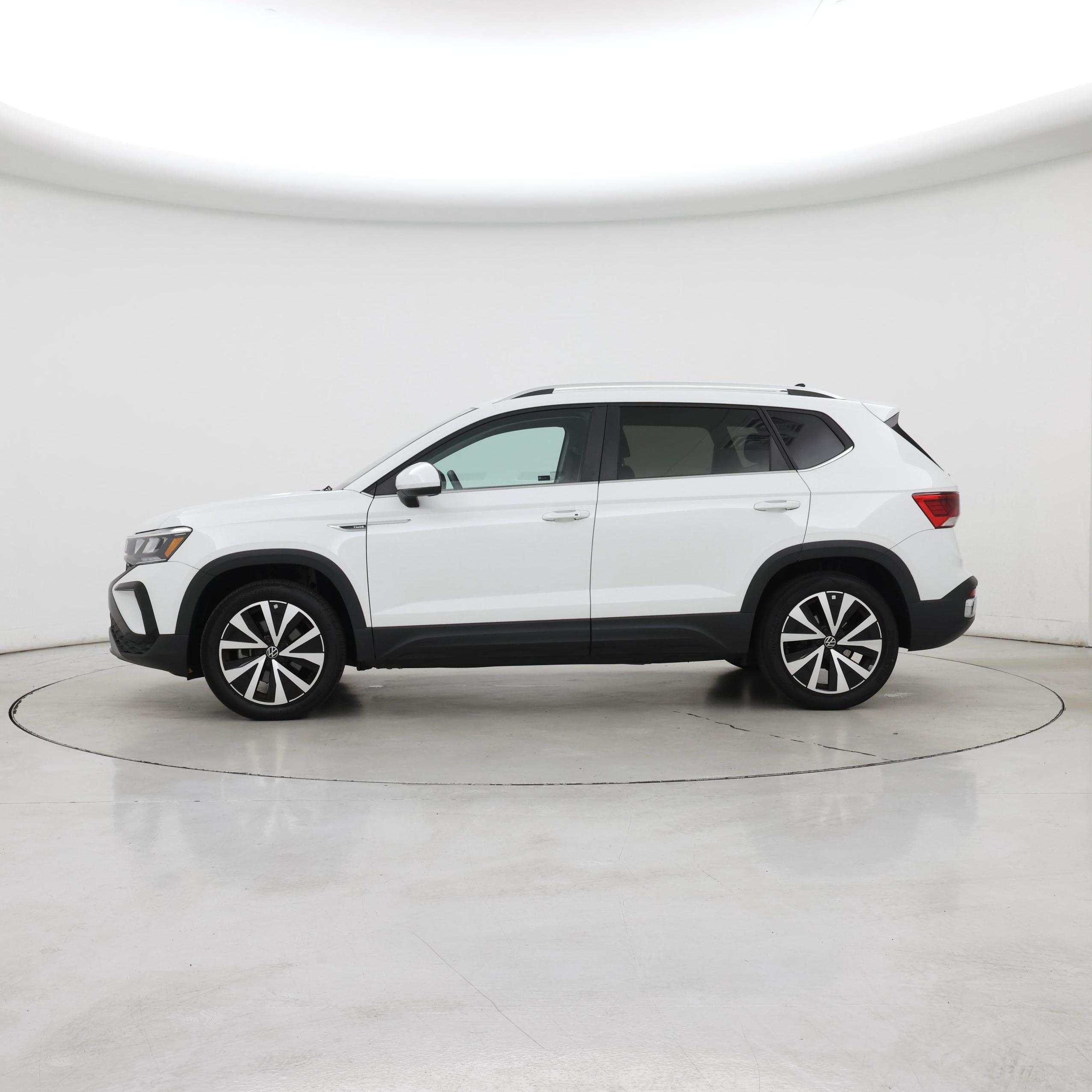 Thumbnail: 2022 Volkswagen Taos - 3