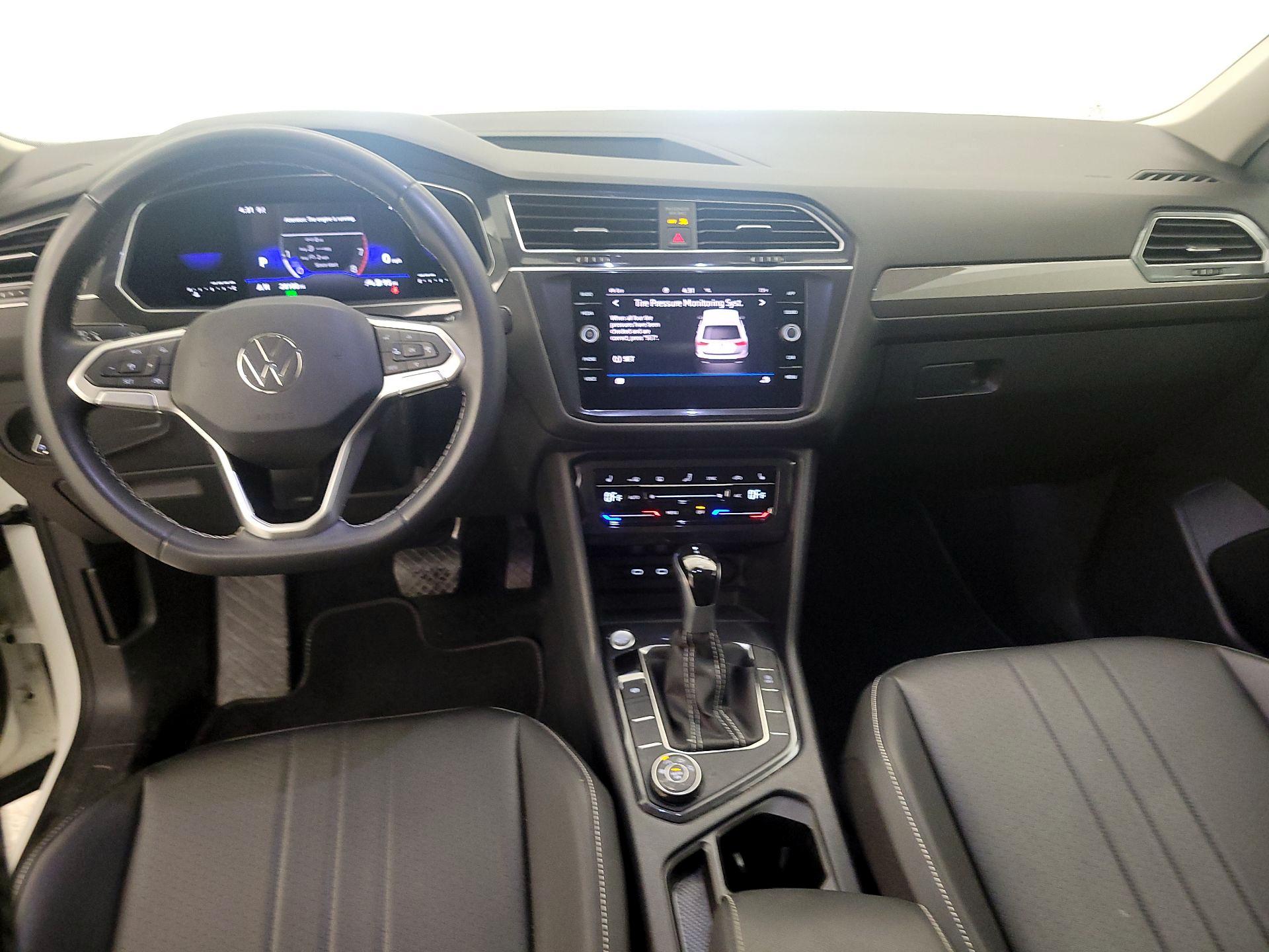 Thumbnail: 2023 Volkswagen Tiguan - 9