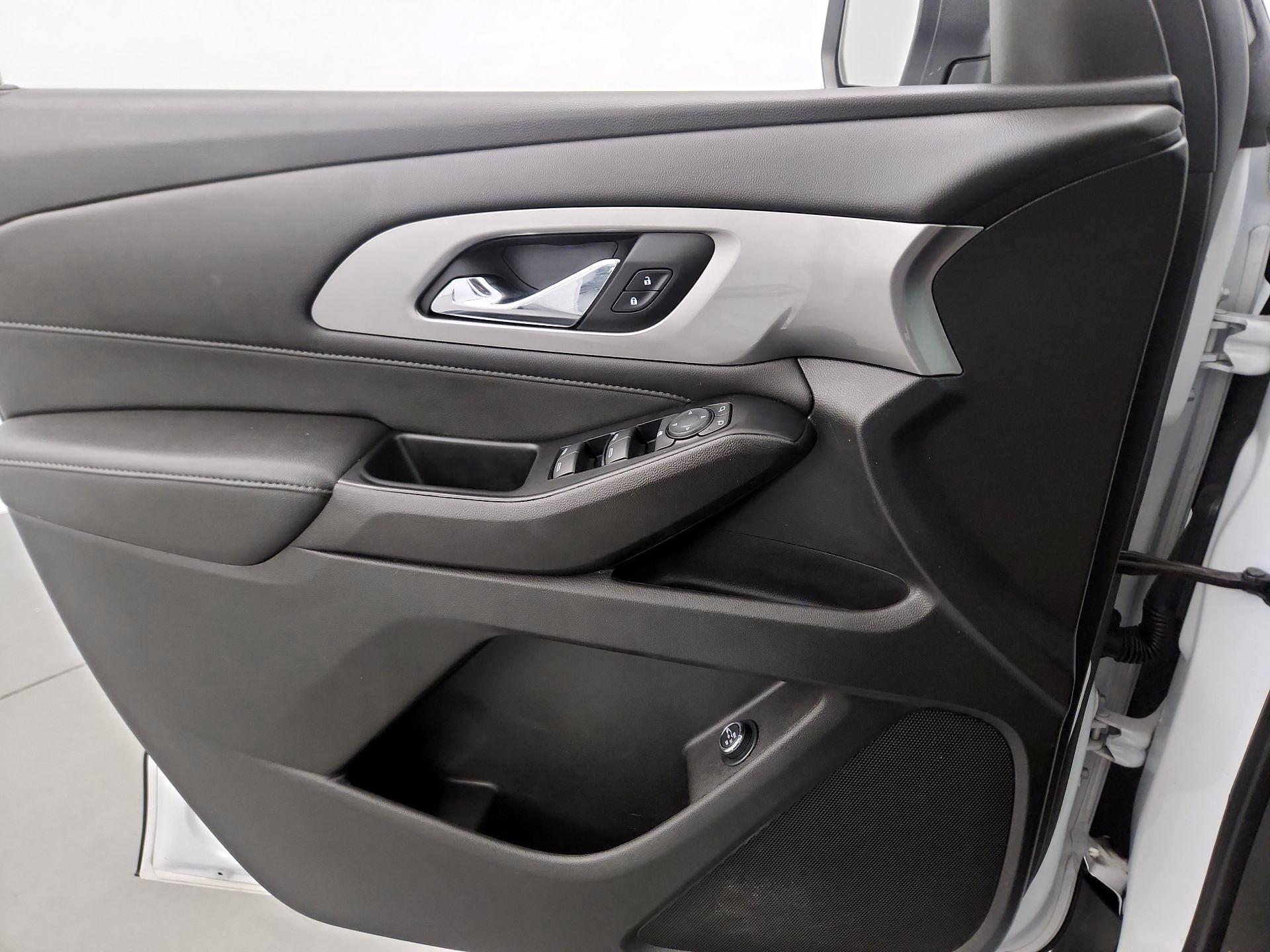 Thumbnail: 2023 Chevrolet Traverse - 12