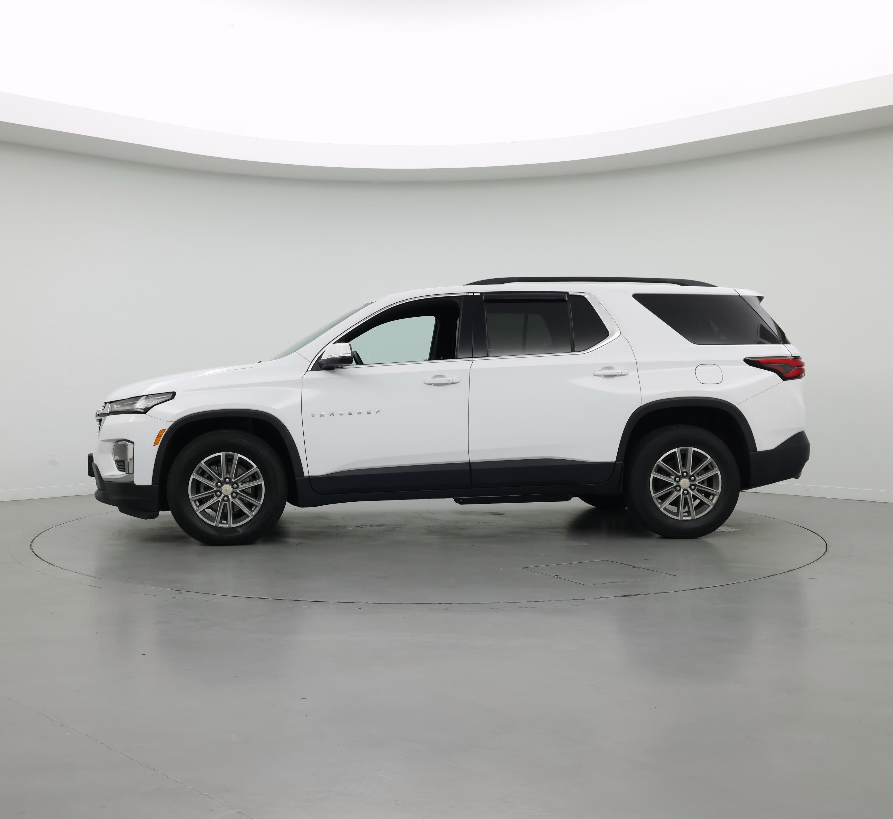 Thumbnail: 2023 Chevrolet Traverse - 3