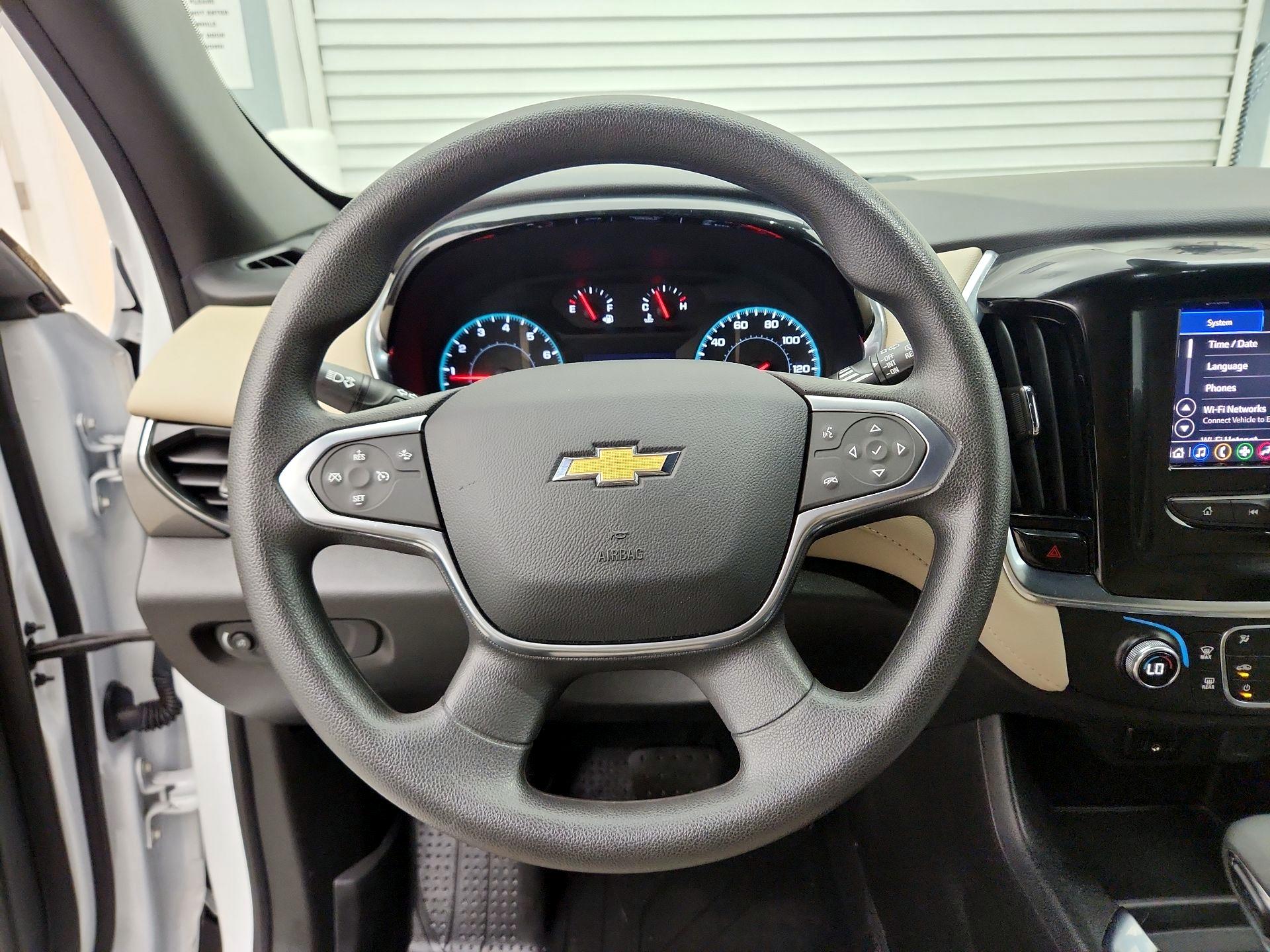 Thumbnail: 2023 Chevrolet Traverse - 10