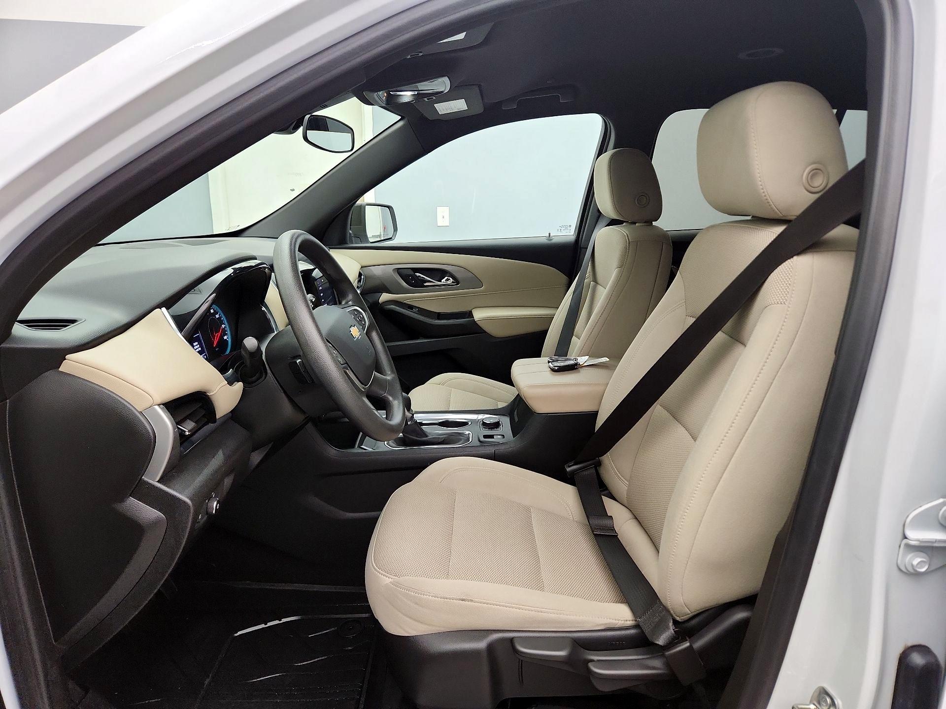 Thumbnail: 2023 Chevrolet Traverse - 11