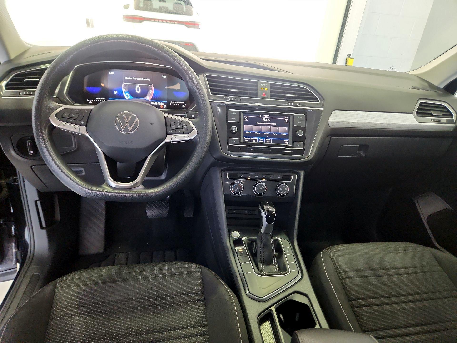 Thumbnail: 2023 Volkswagen Tiguan - 9