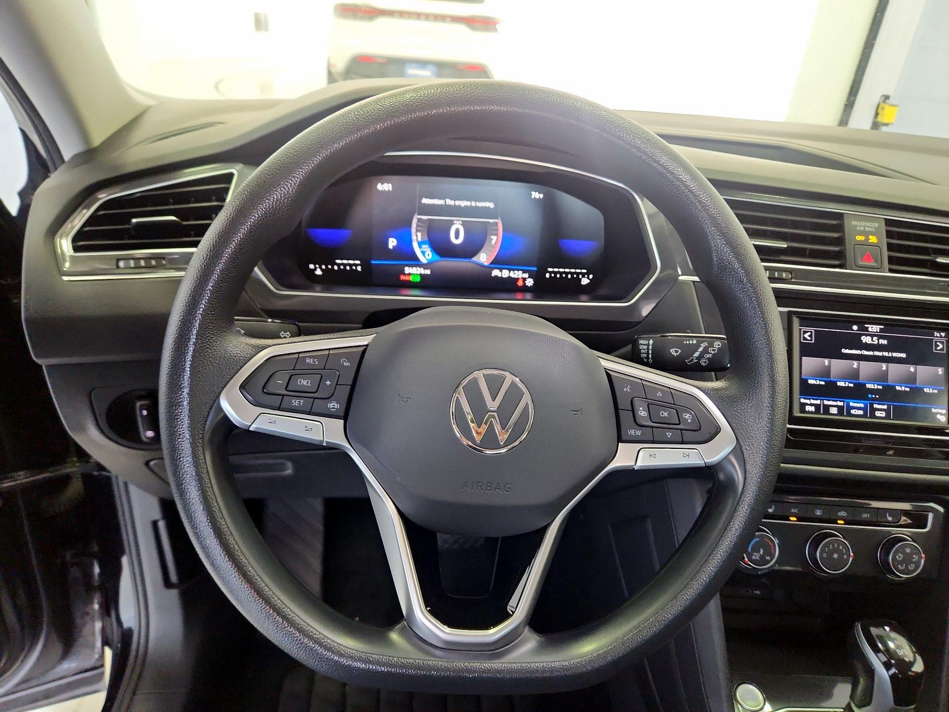 Thumbnail: 2023 Volkswagen Tiguan - 10