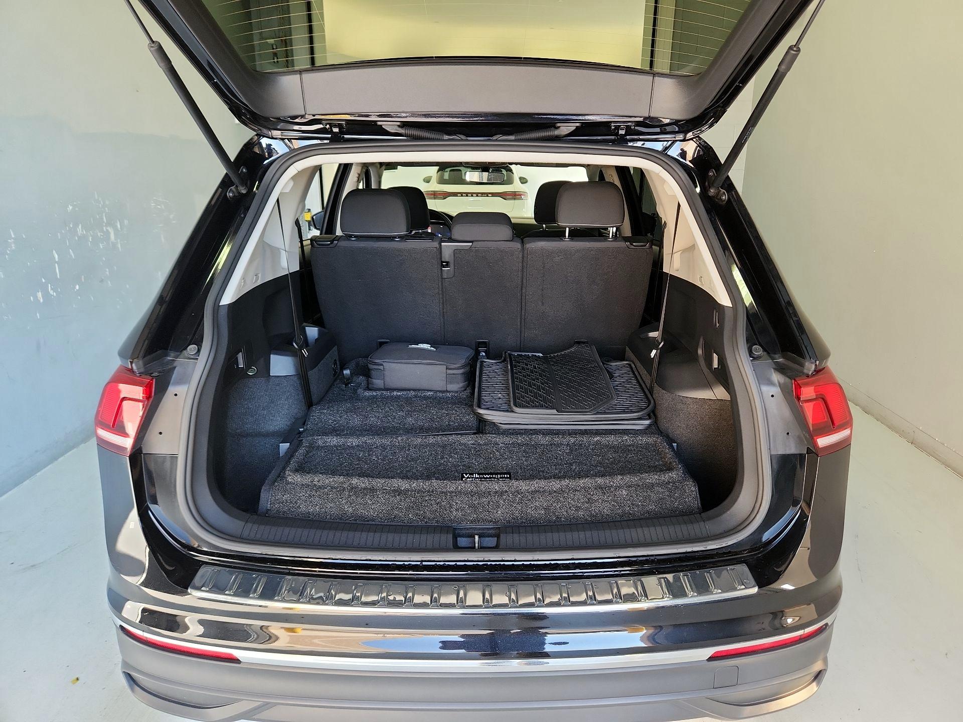 Thumbnail: 2023 Volkswagen Tiguan - 20