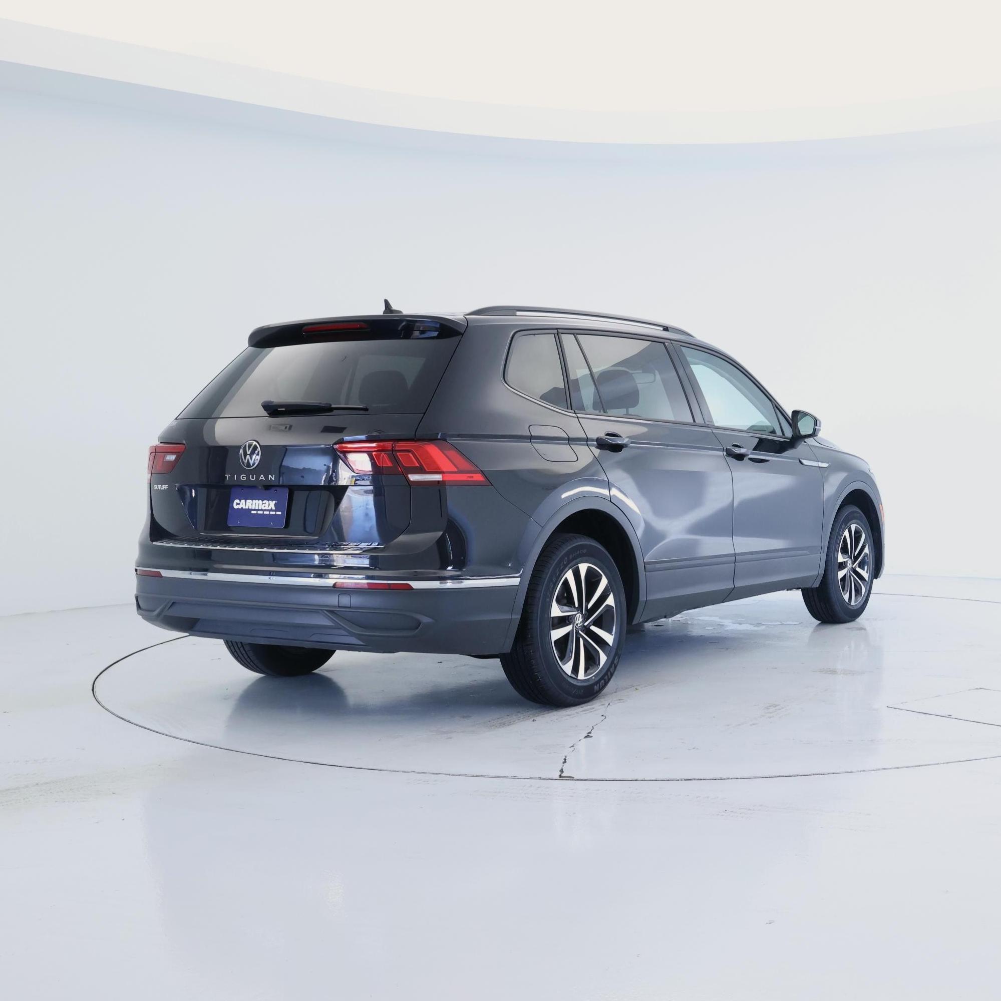 Thumbnail: 2023 Volkswagen Tiguan - 8