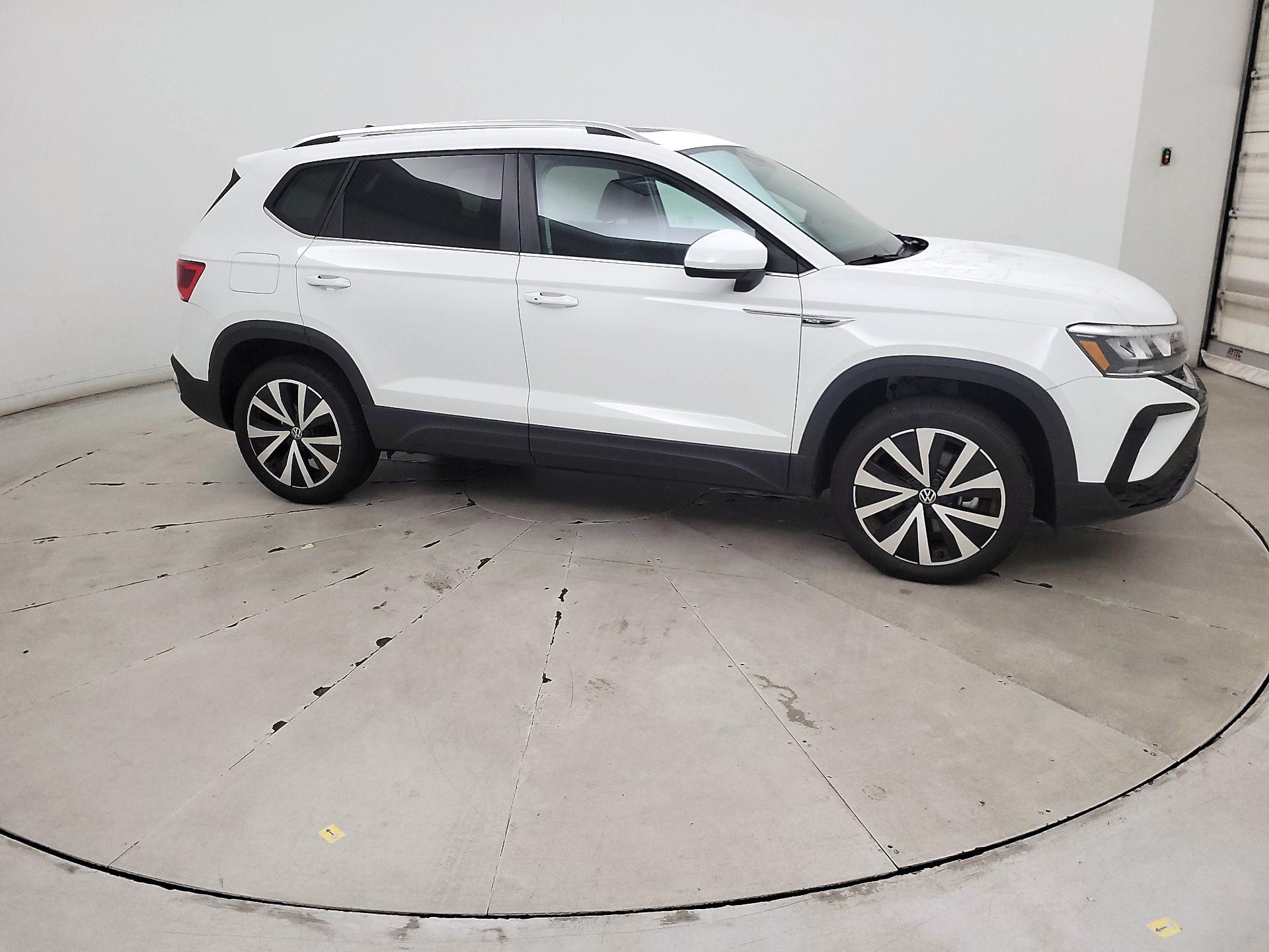 Thumbnail: 2024 Volkswagen Taos - 4