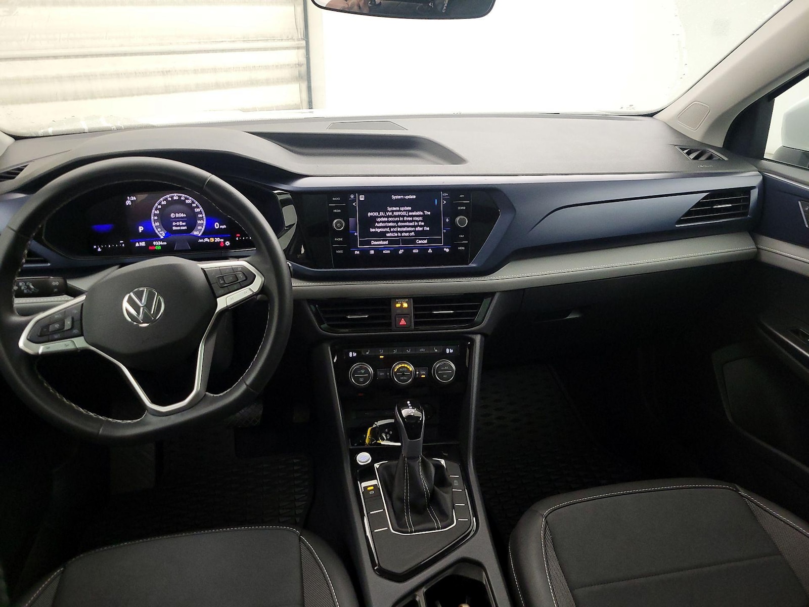 2024 Volkswagen Taos SE - Photo 8