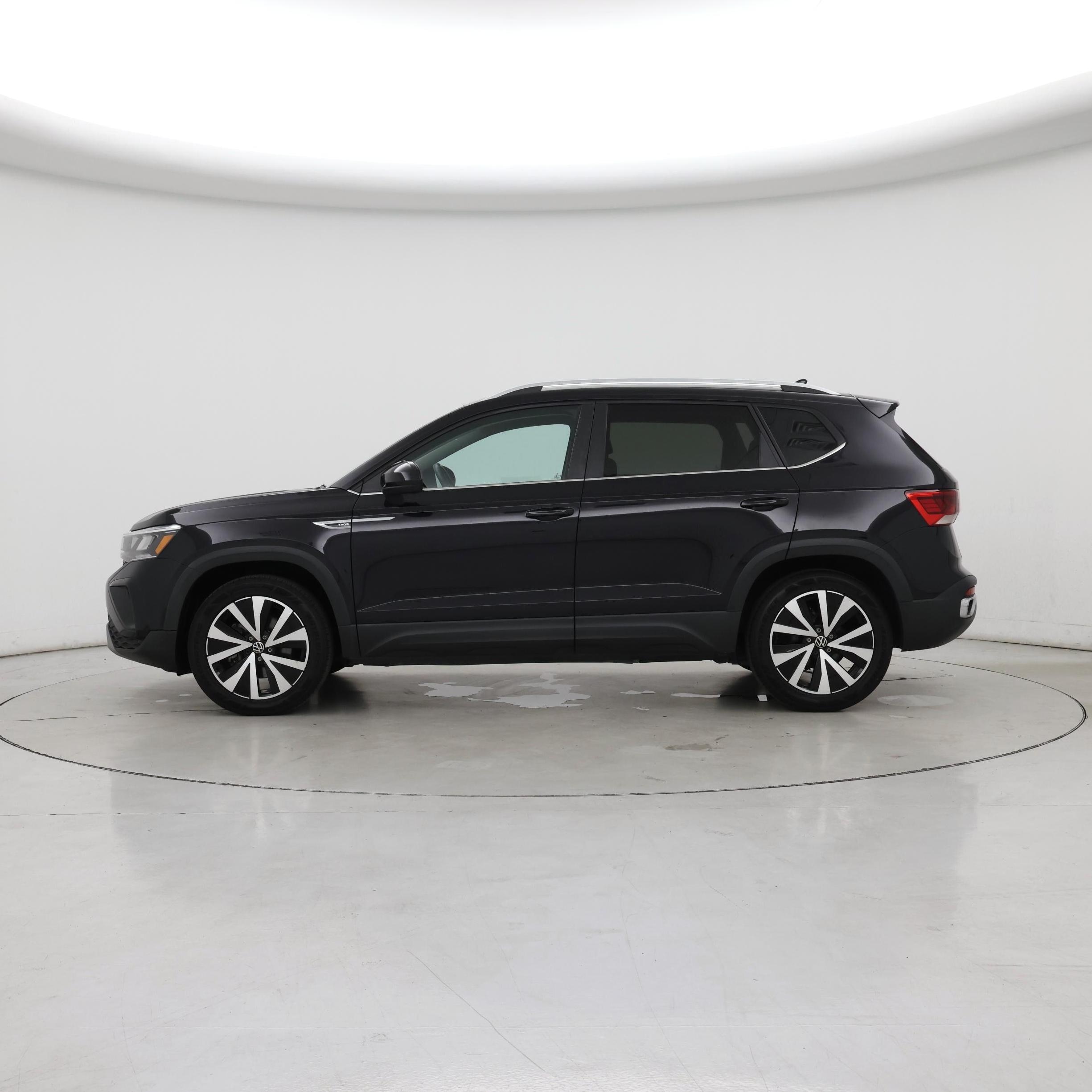 Thumbnail: 2023 Volkswagen Taos - 3
