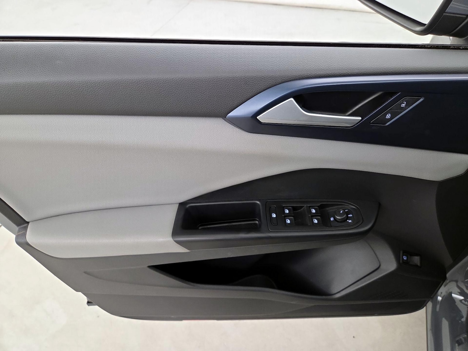 2022 Volkswagen Taos SE - Photo 13