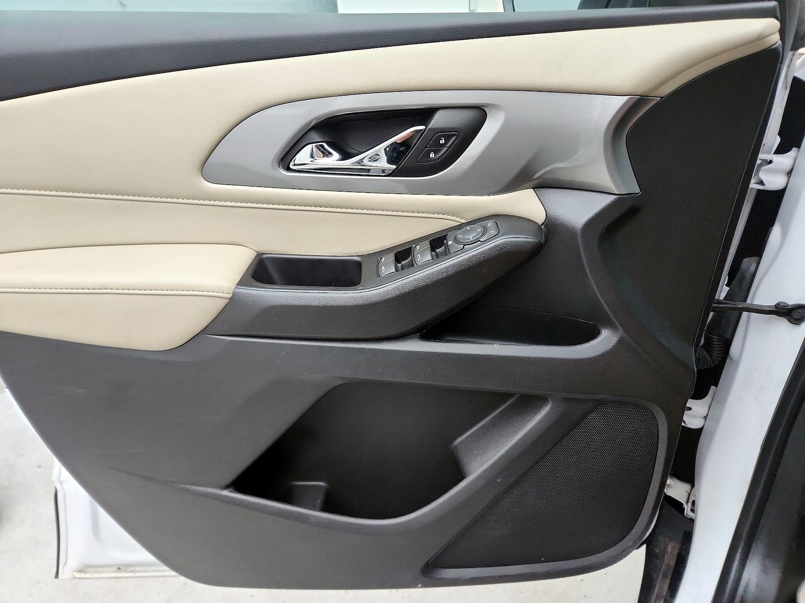 2023 Chevrolet Traverse LS - Photo 13