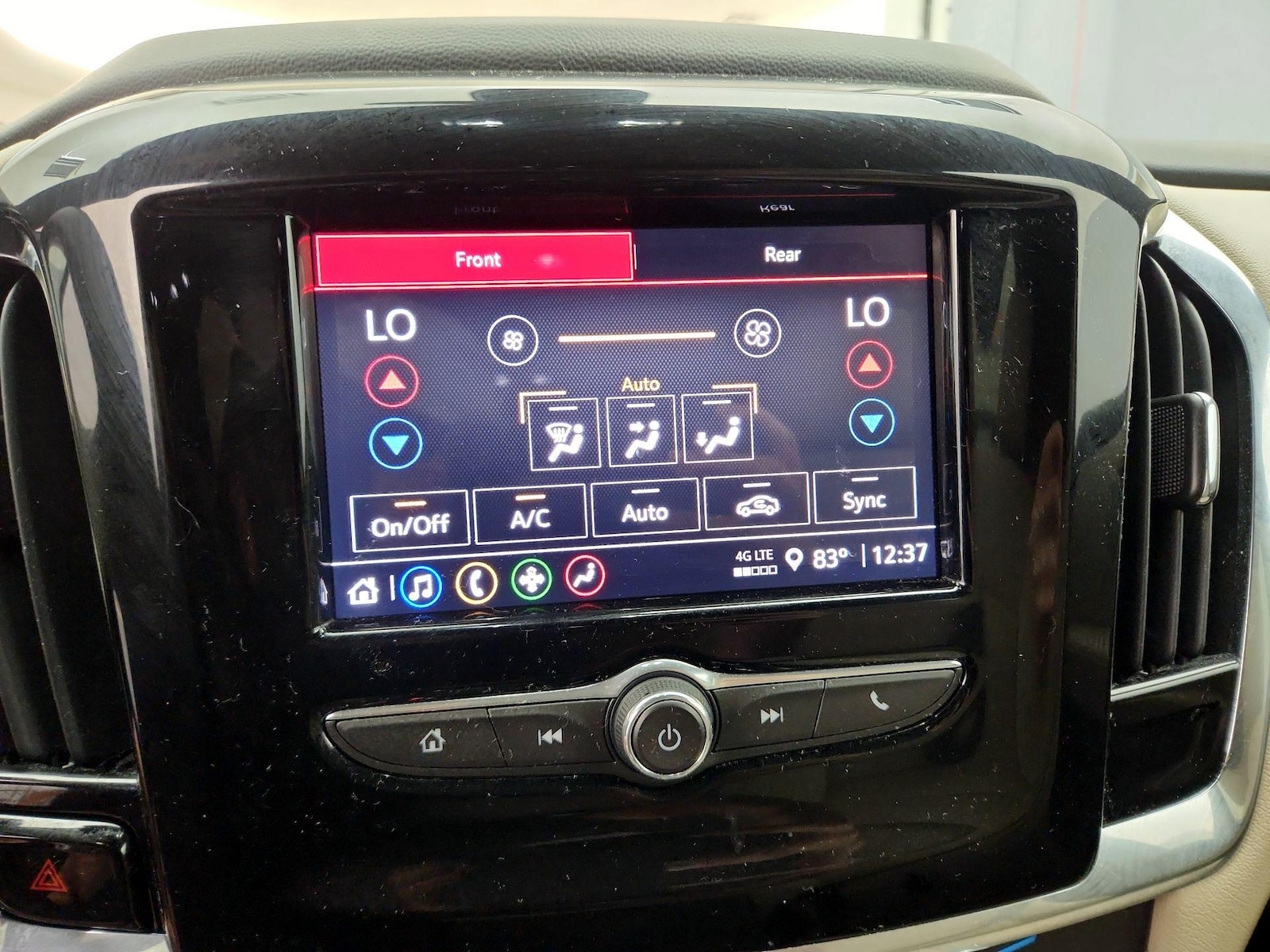 2023 Chevrolet Traverse LS - Photo 17