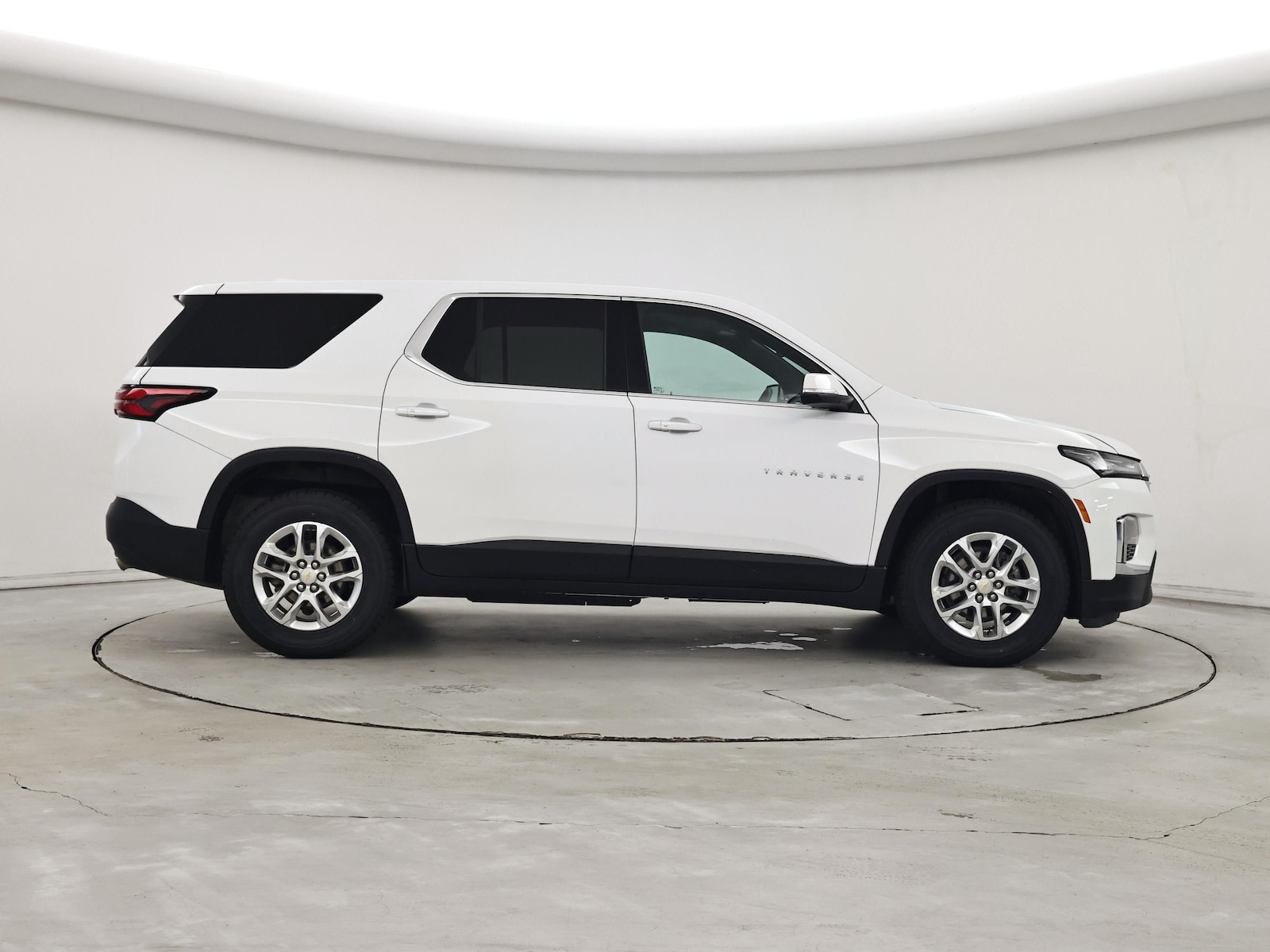 2023 Chevrolet Traverse LS - Photo 8