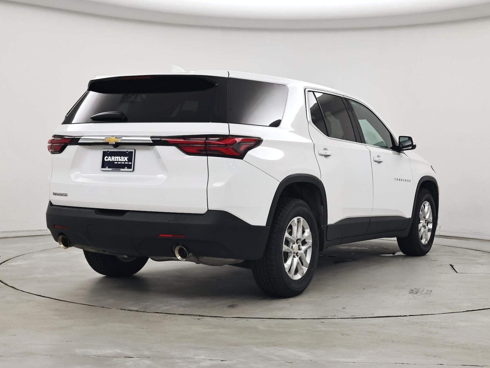 2023 Chevrolet Traverse LS - Photo 9