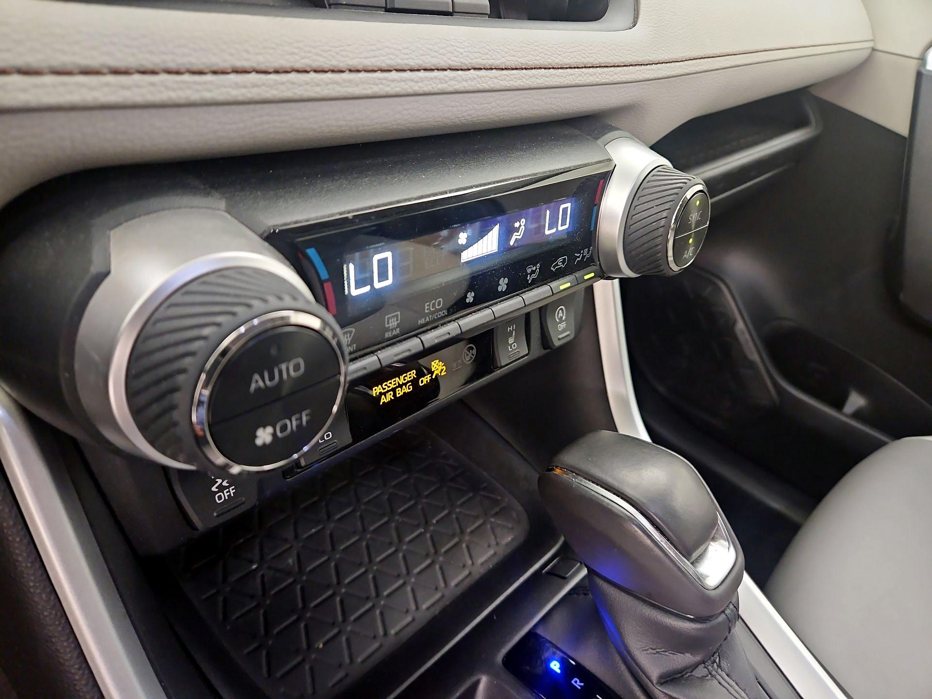 Thumbnail: 2022 Toyota RAV4 - 16