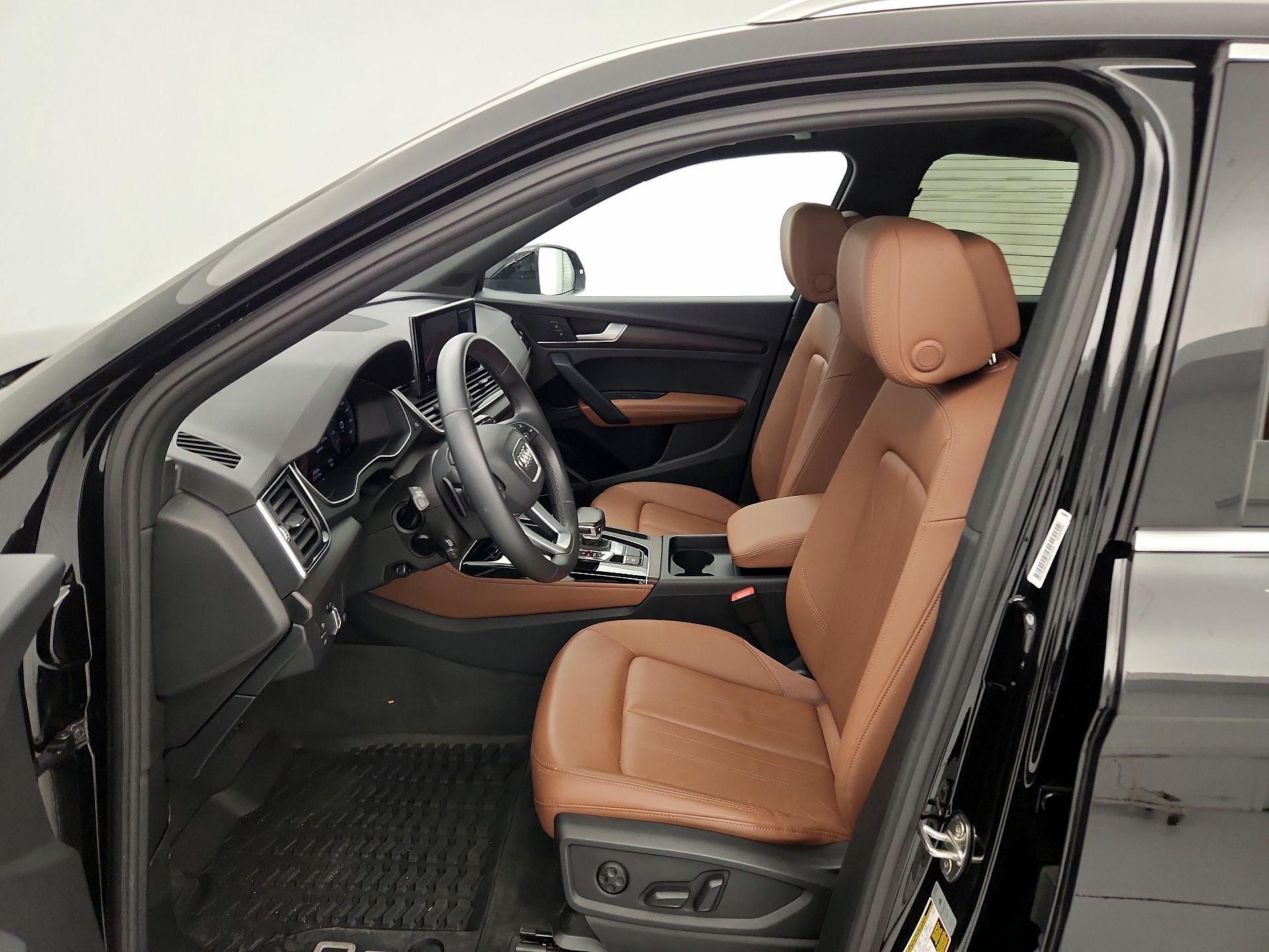 Thumbnail: 2023 Audi Q5 - 11