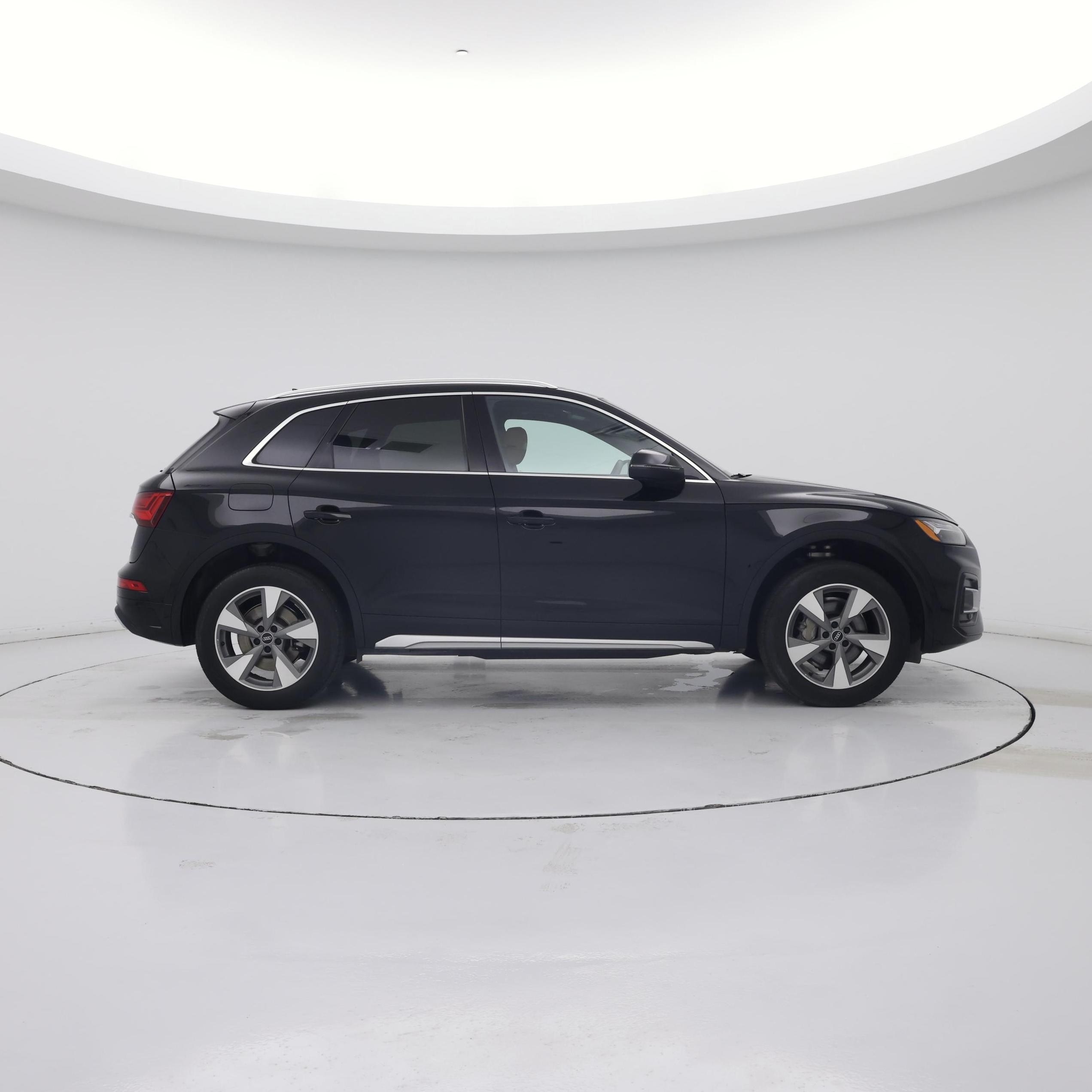Thumbnail: 2023 Audi Q5 - 7