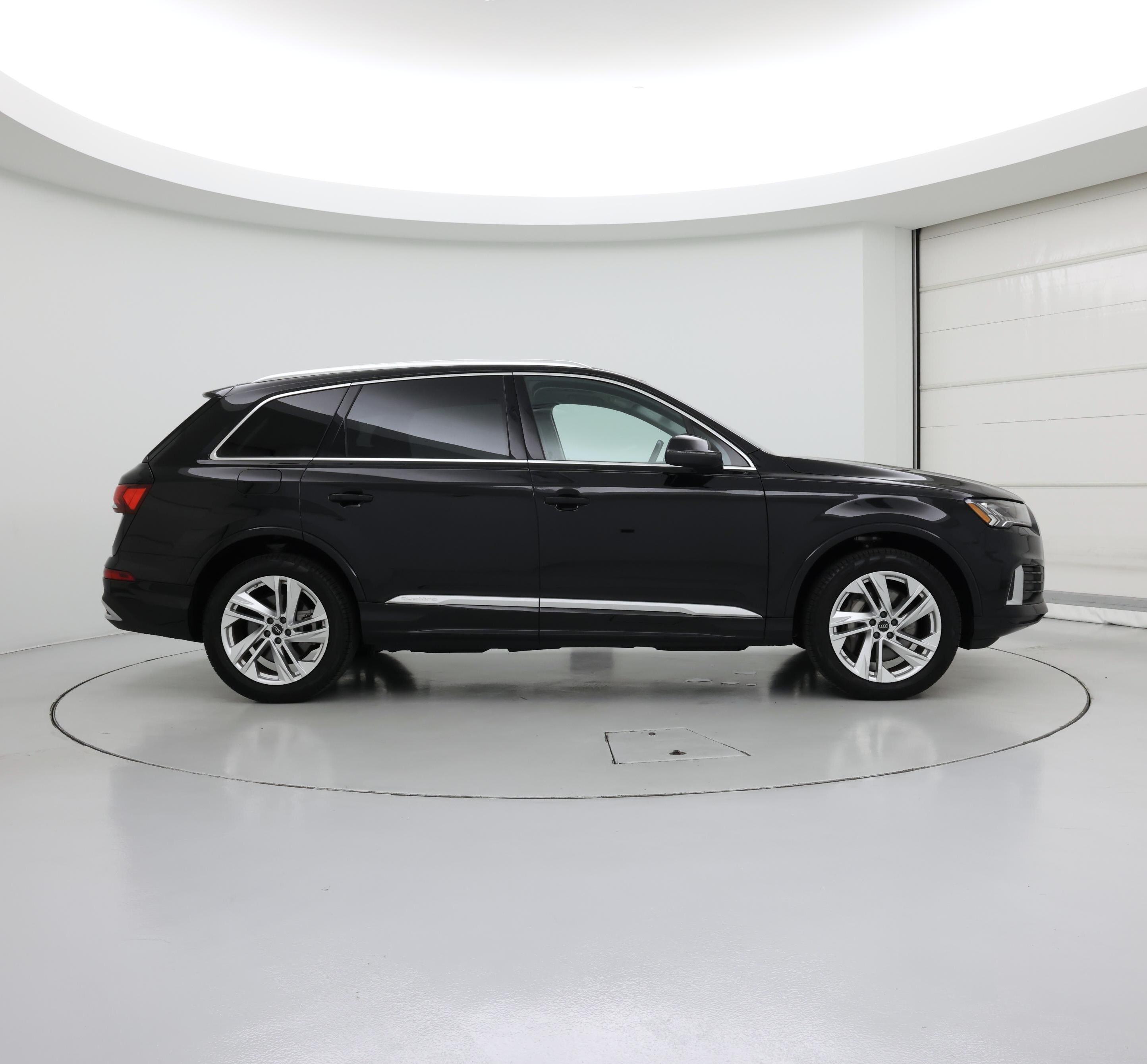 Thumbnail: 2023 Audi Q7 - 7
