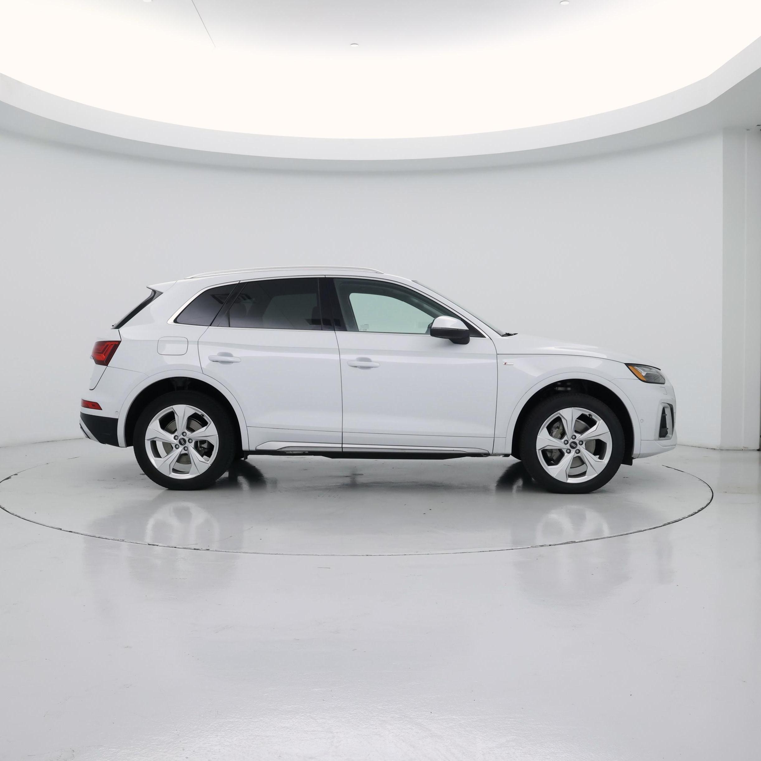 Thumbnail: 2023 Audi Q5 - 7