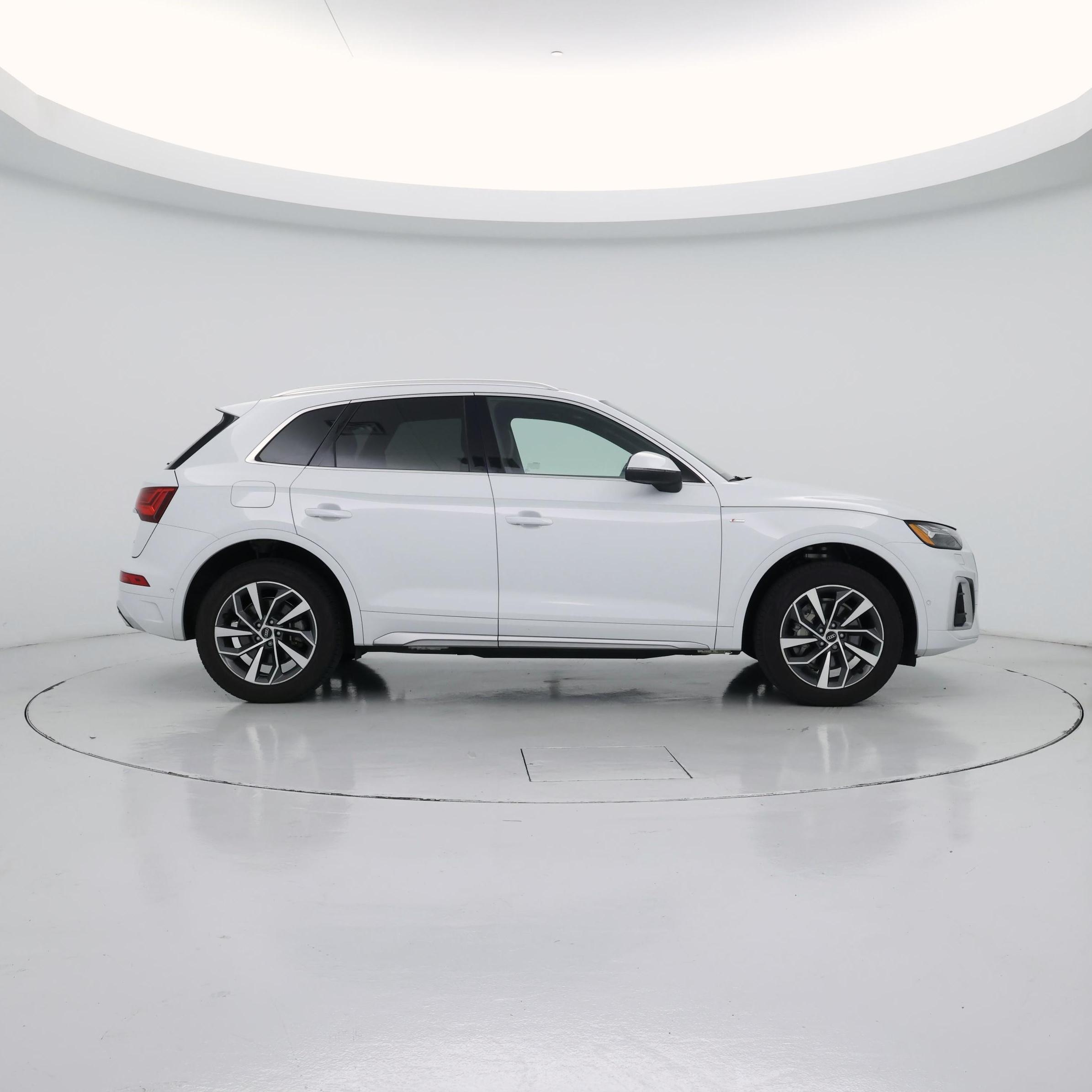 Thumbnail: 2023 Audi Q5 - 7