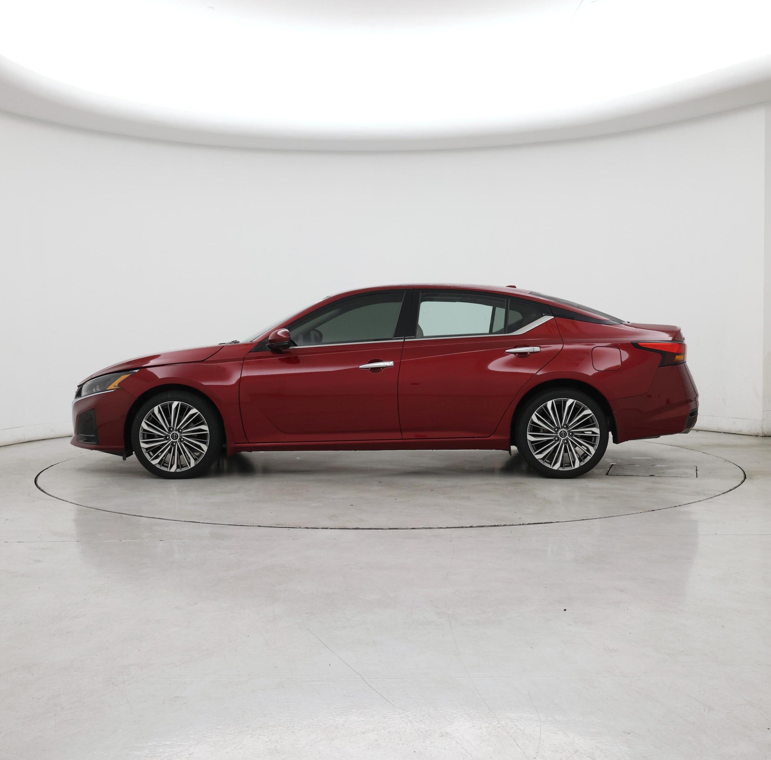 Thumbnail: 2023 Nissan Altima - 3