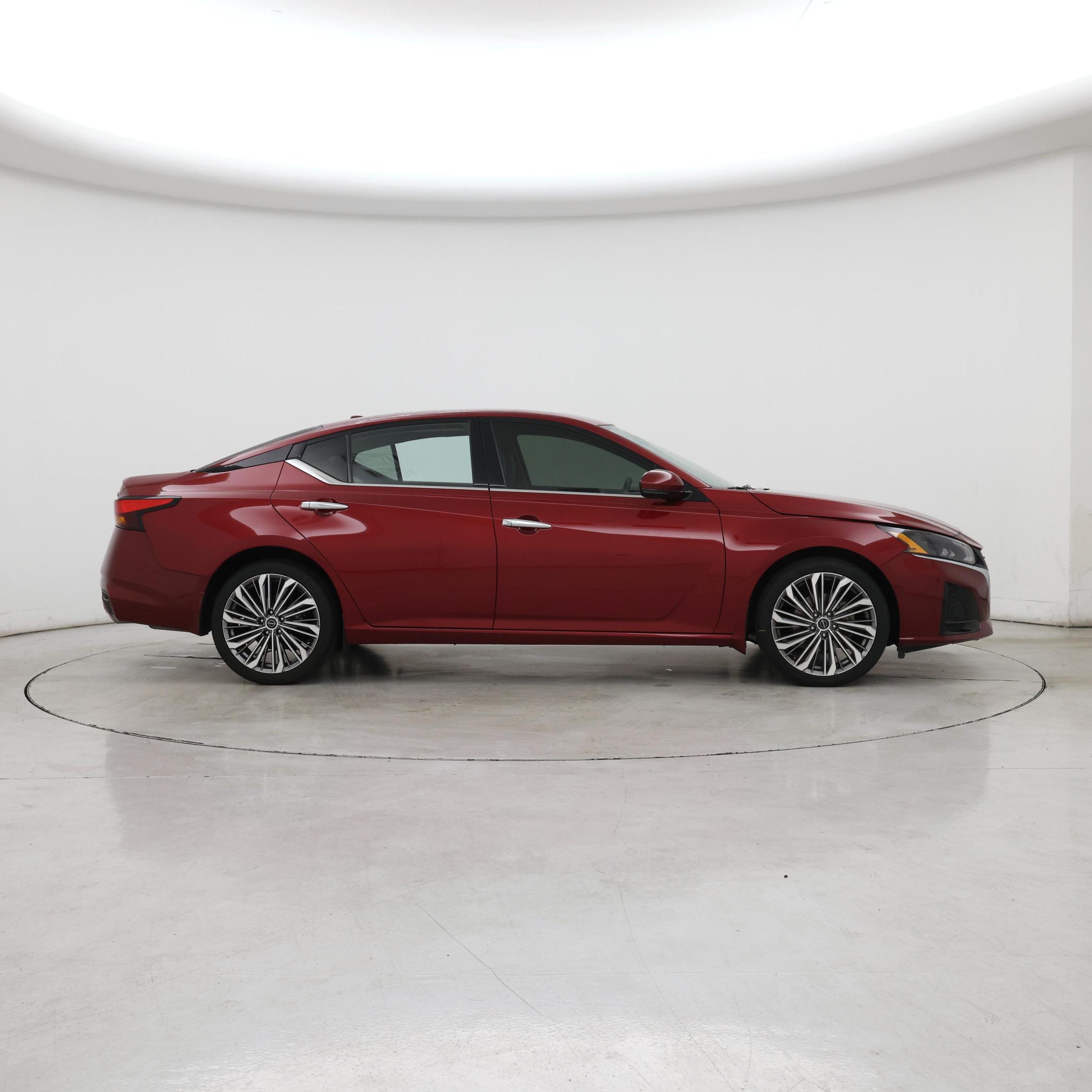 Thumbnail: 2023 Nissan Altima - 7