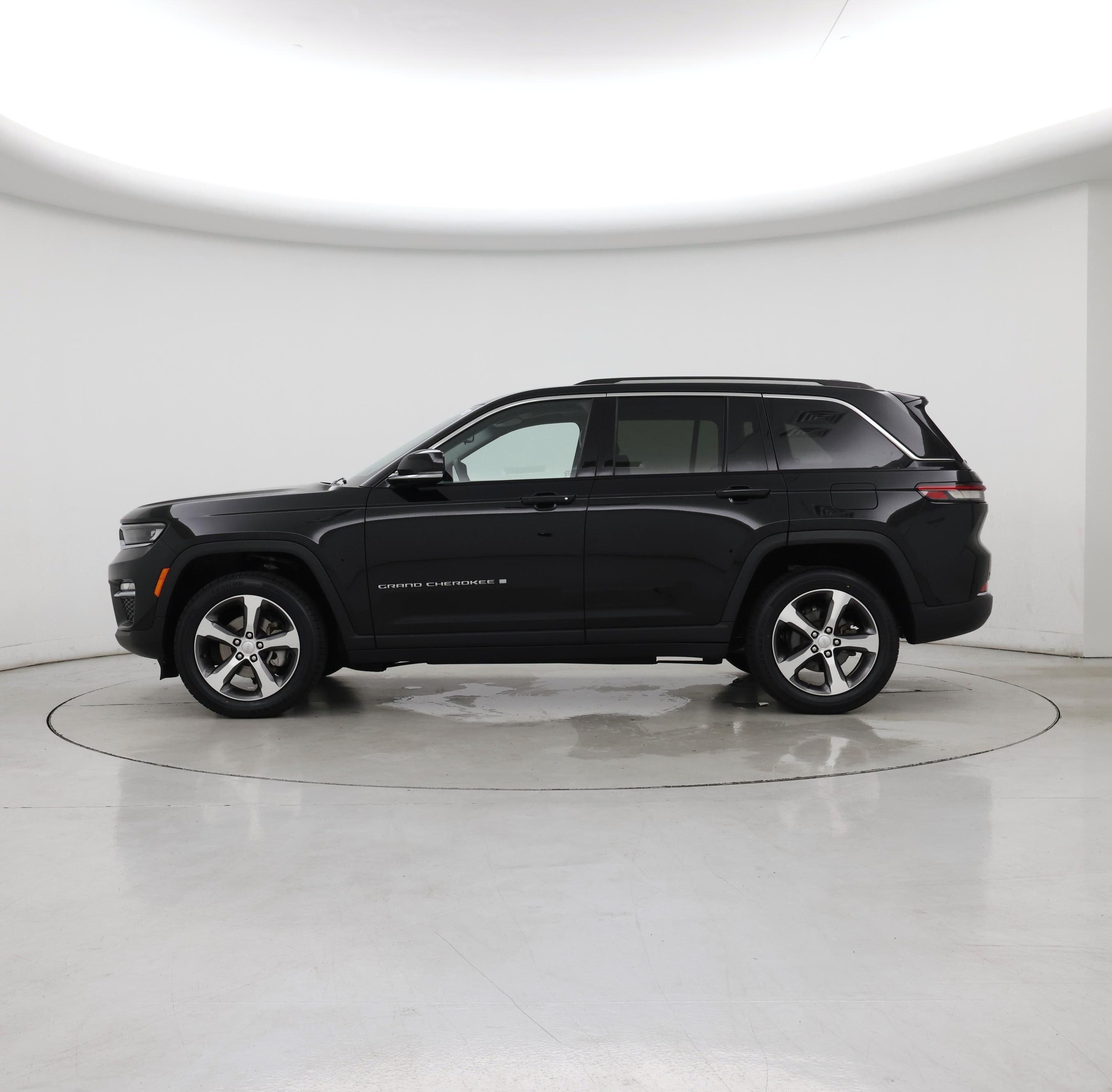 Thumbnail: 2023 Jeep Grand Cherokee - 3