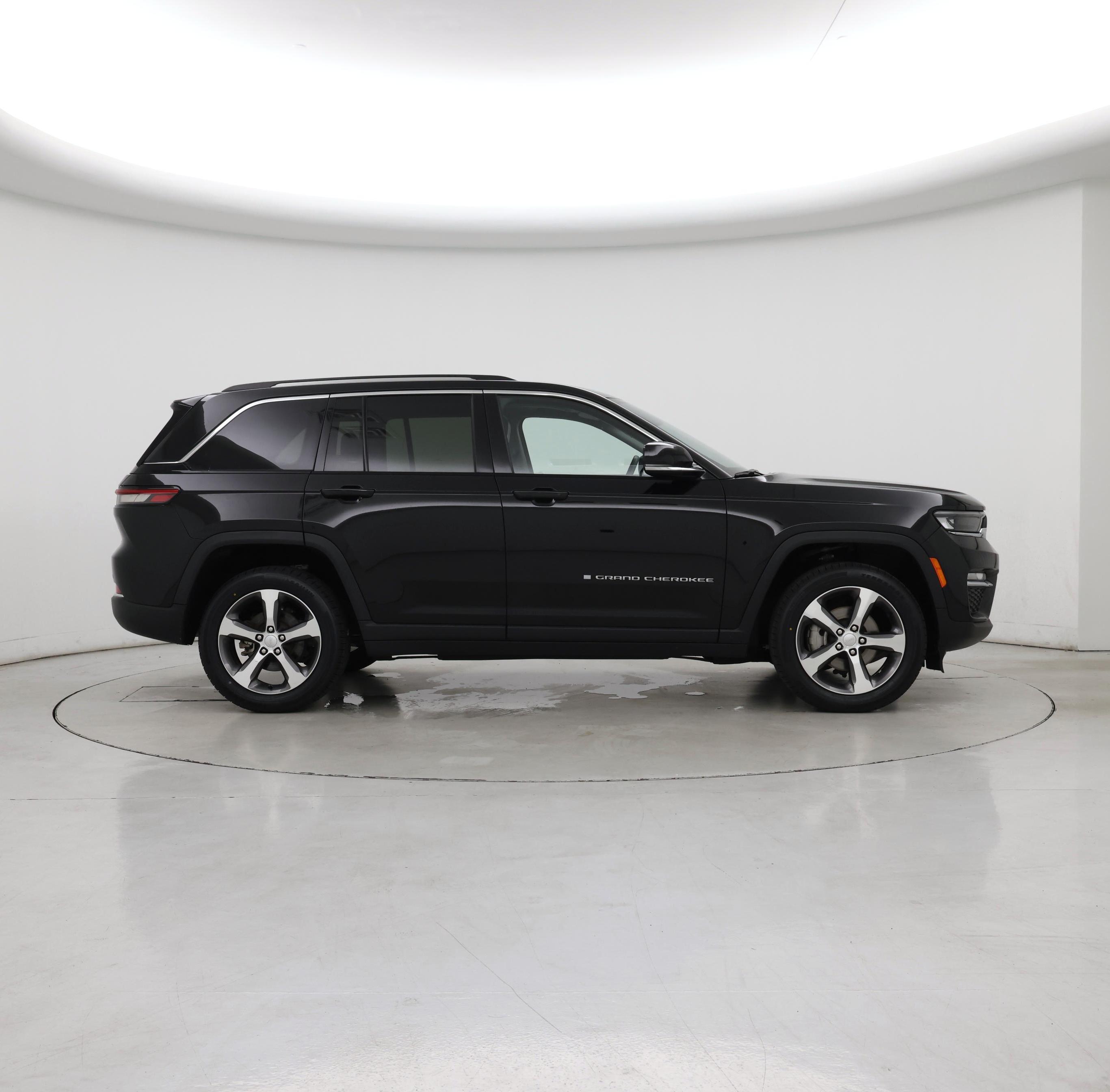 Thumbnail: 2023 Jeep Grand Cherokee - 7