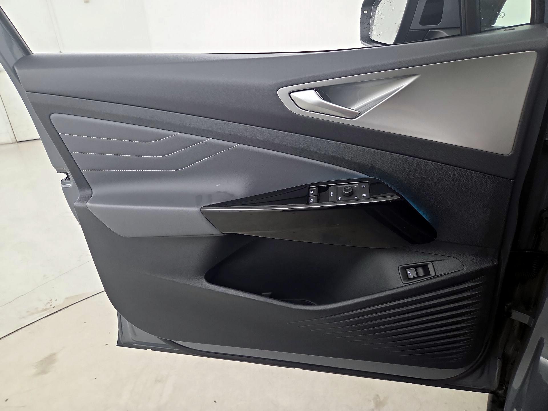 Thumbnail: 2023 Volkswagen ID.4 - 12