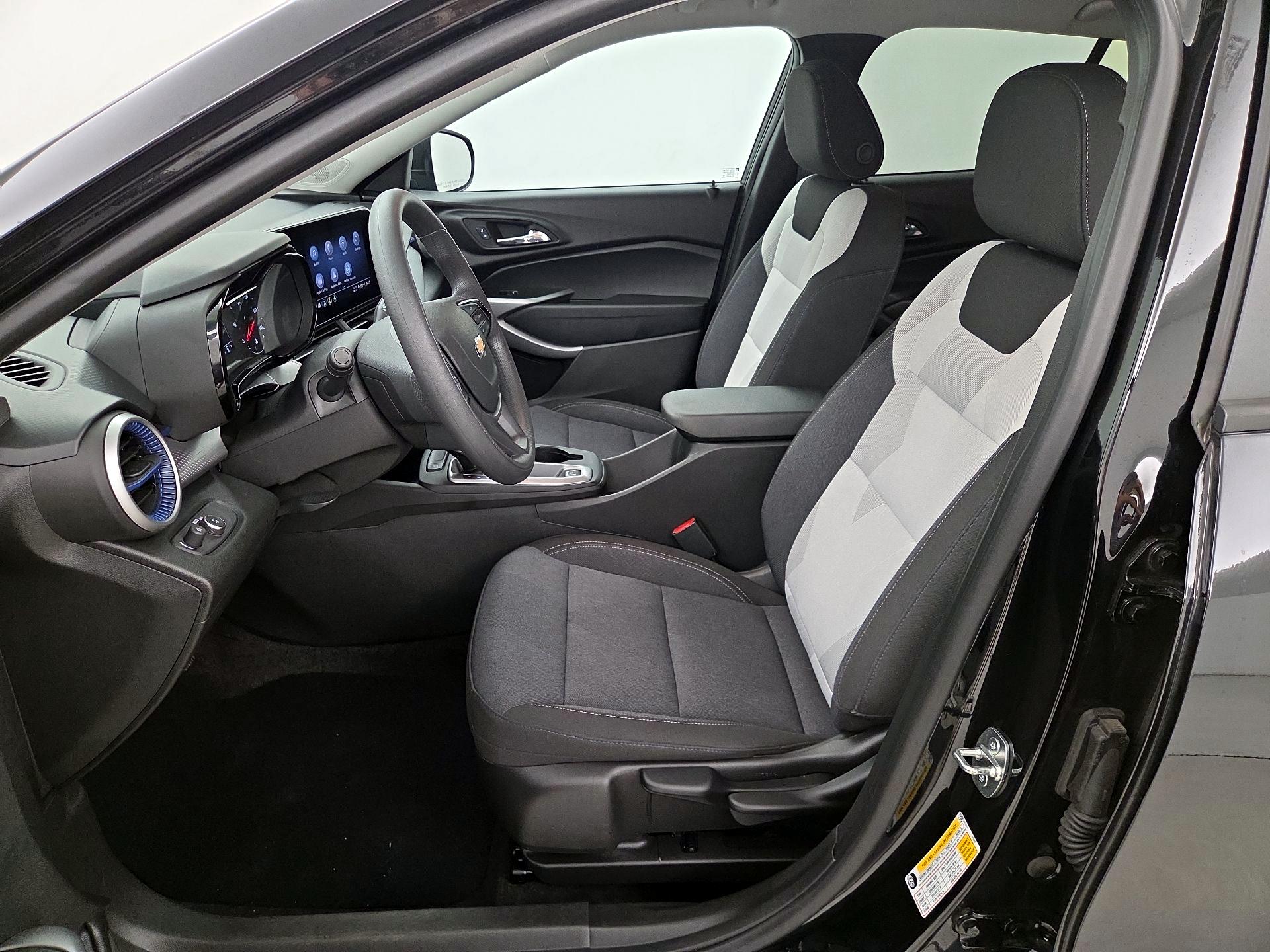 Thumbnail: 2024 Chevrolet Trax - 11