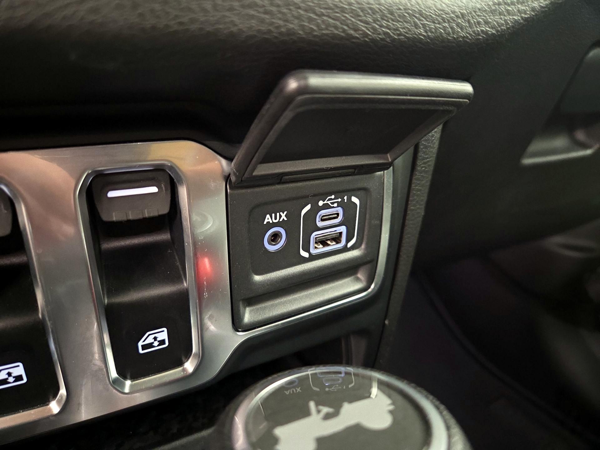 Thumbnail: 2025 Jeep Wrangler - 18