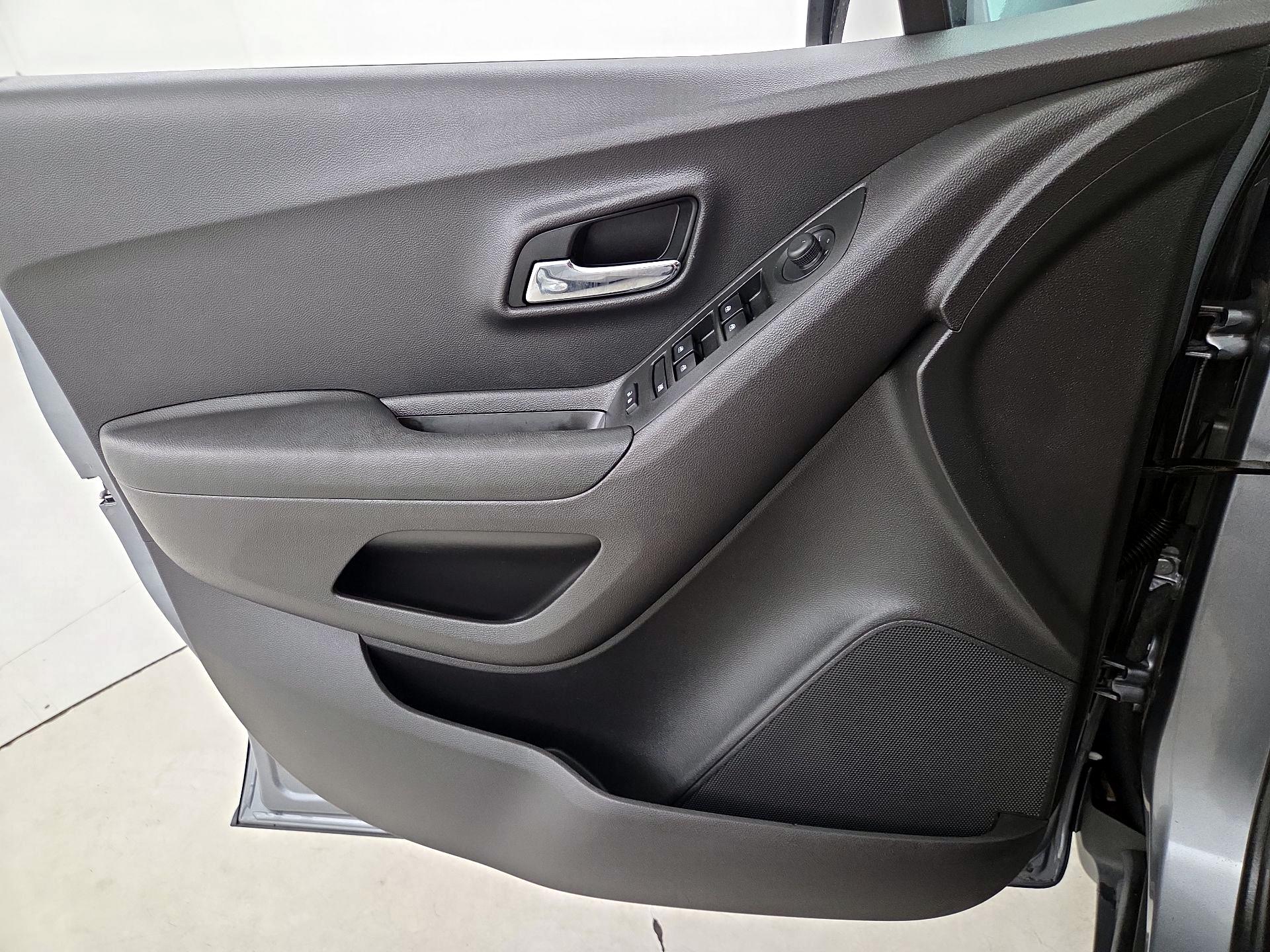 Thumbnail: 2020 Chevrolet Trax - 12