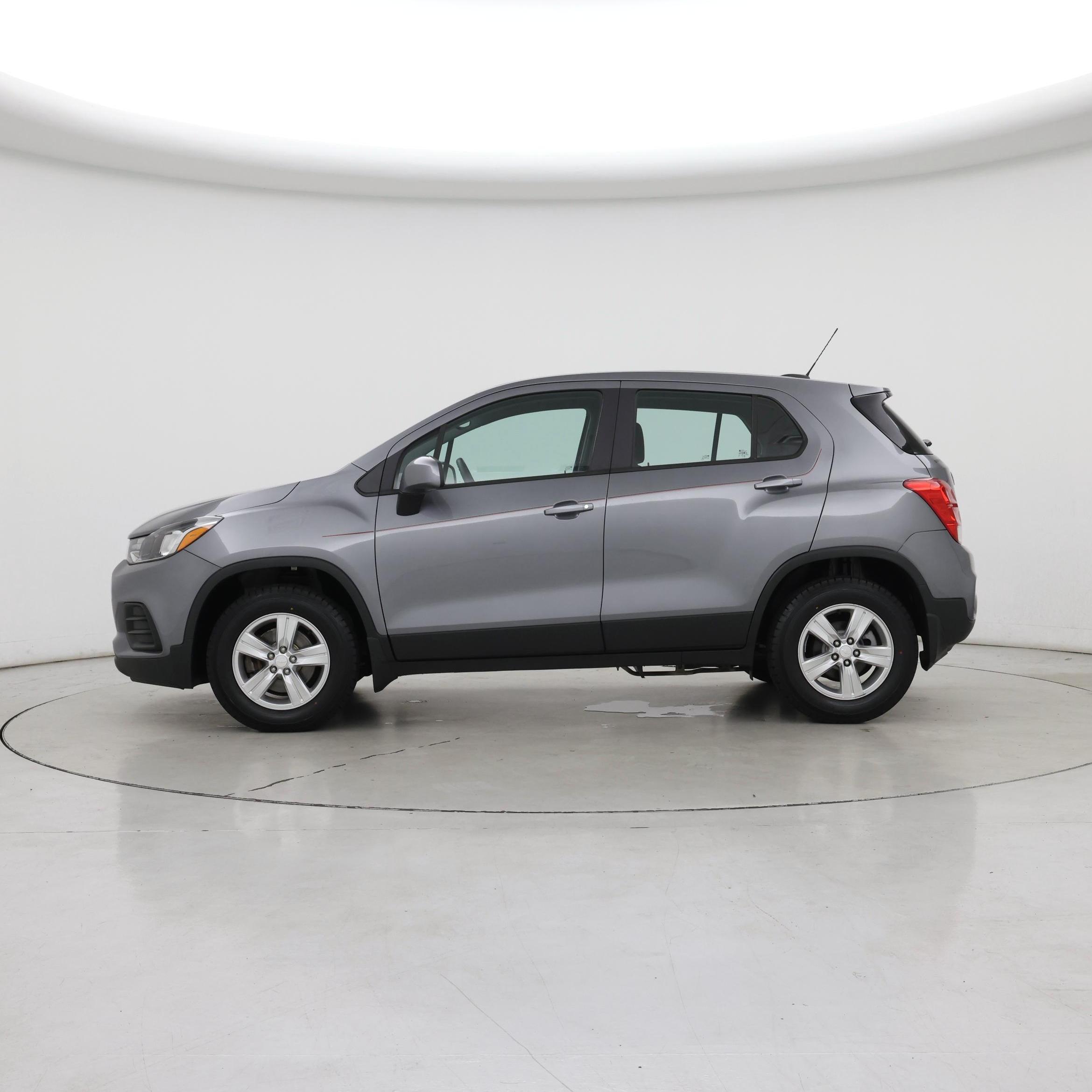 Thumbnail: 2020 Chevrolet Trax - 3