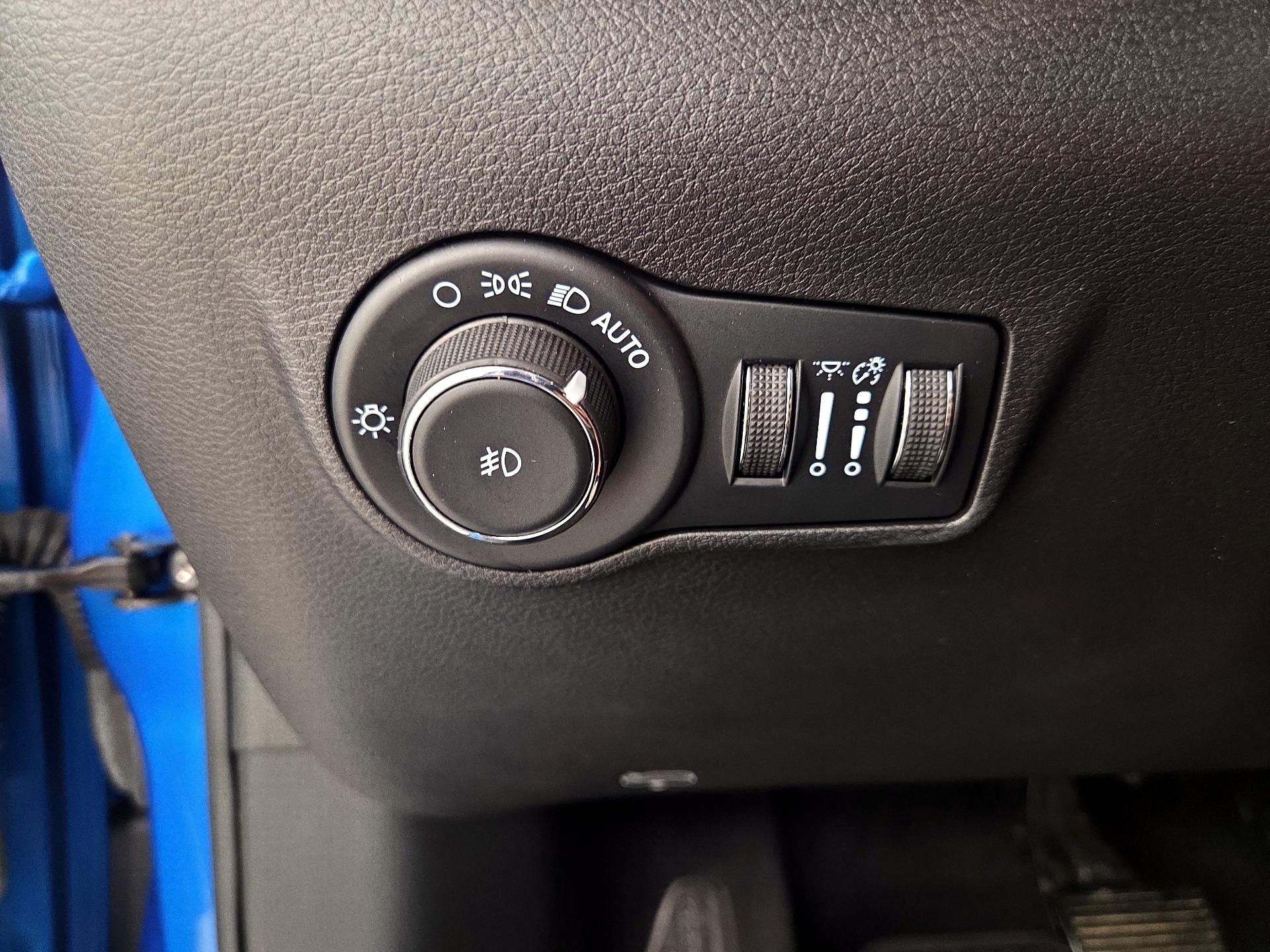 Thumbnail: 2022 Jeep Compass - 13