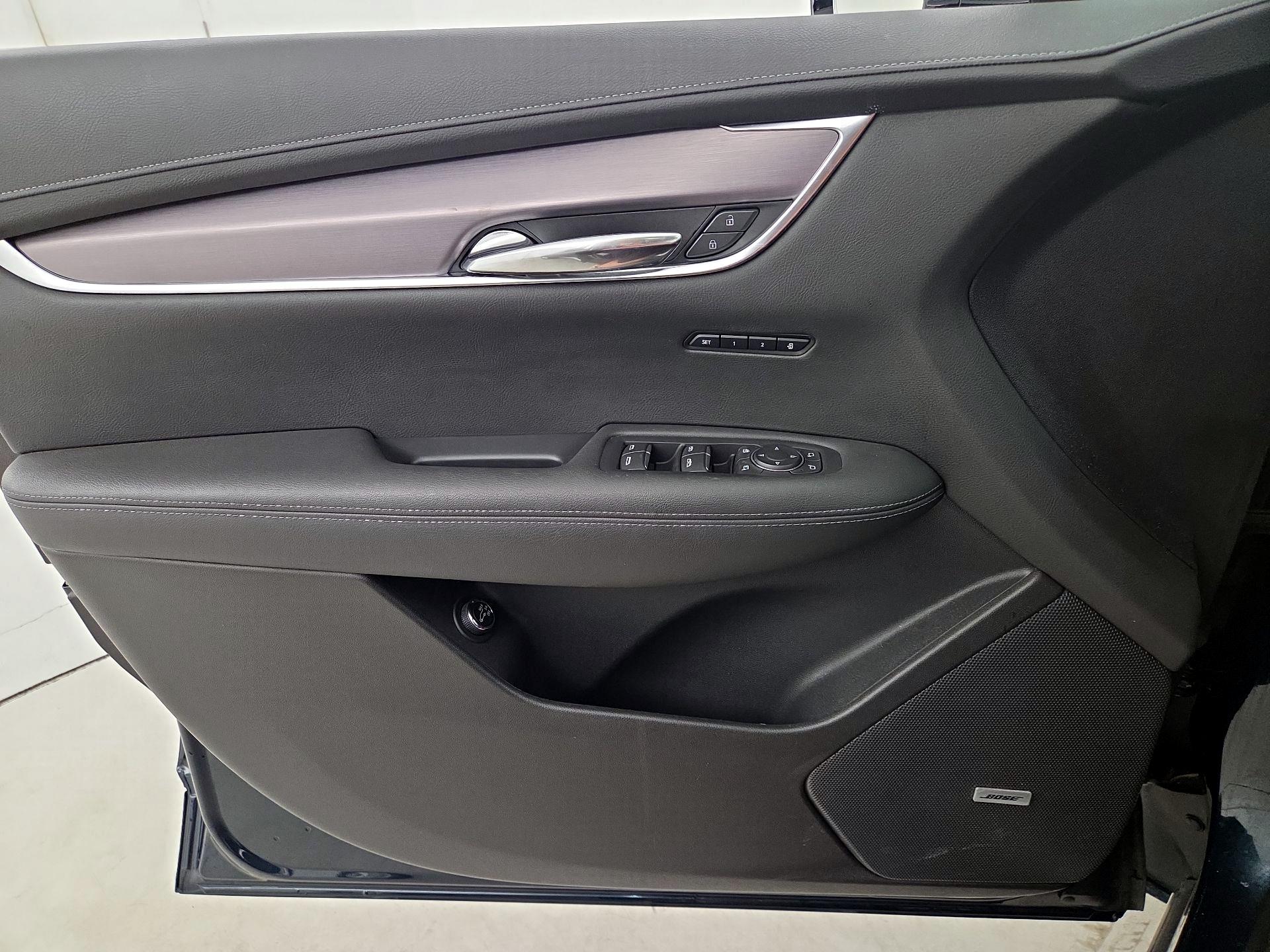 Thumbnail: 2024 Cadillac XT6 - 12