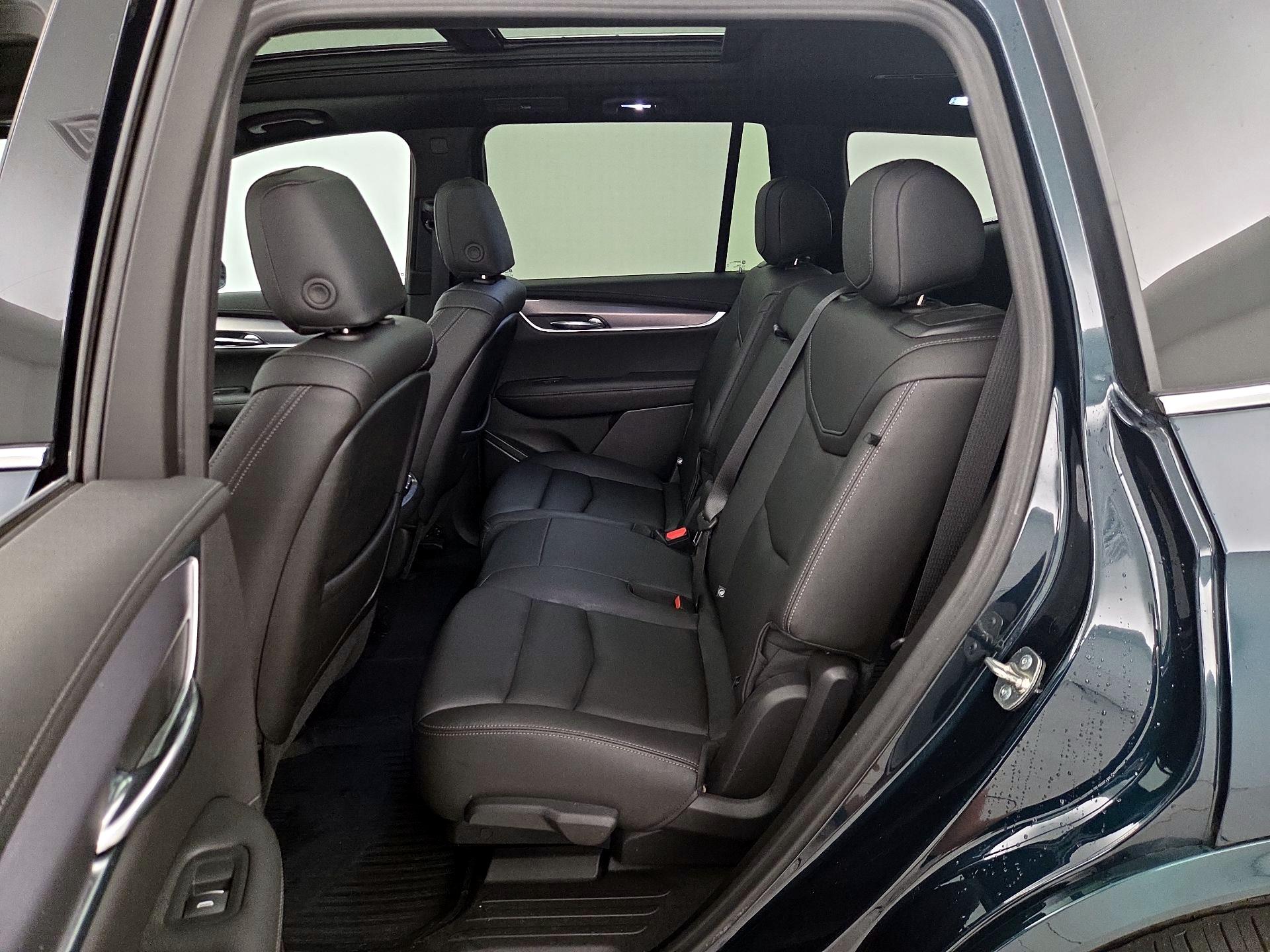 Thumbnail: 2024 Cadillac XT6 - 19