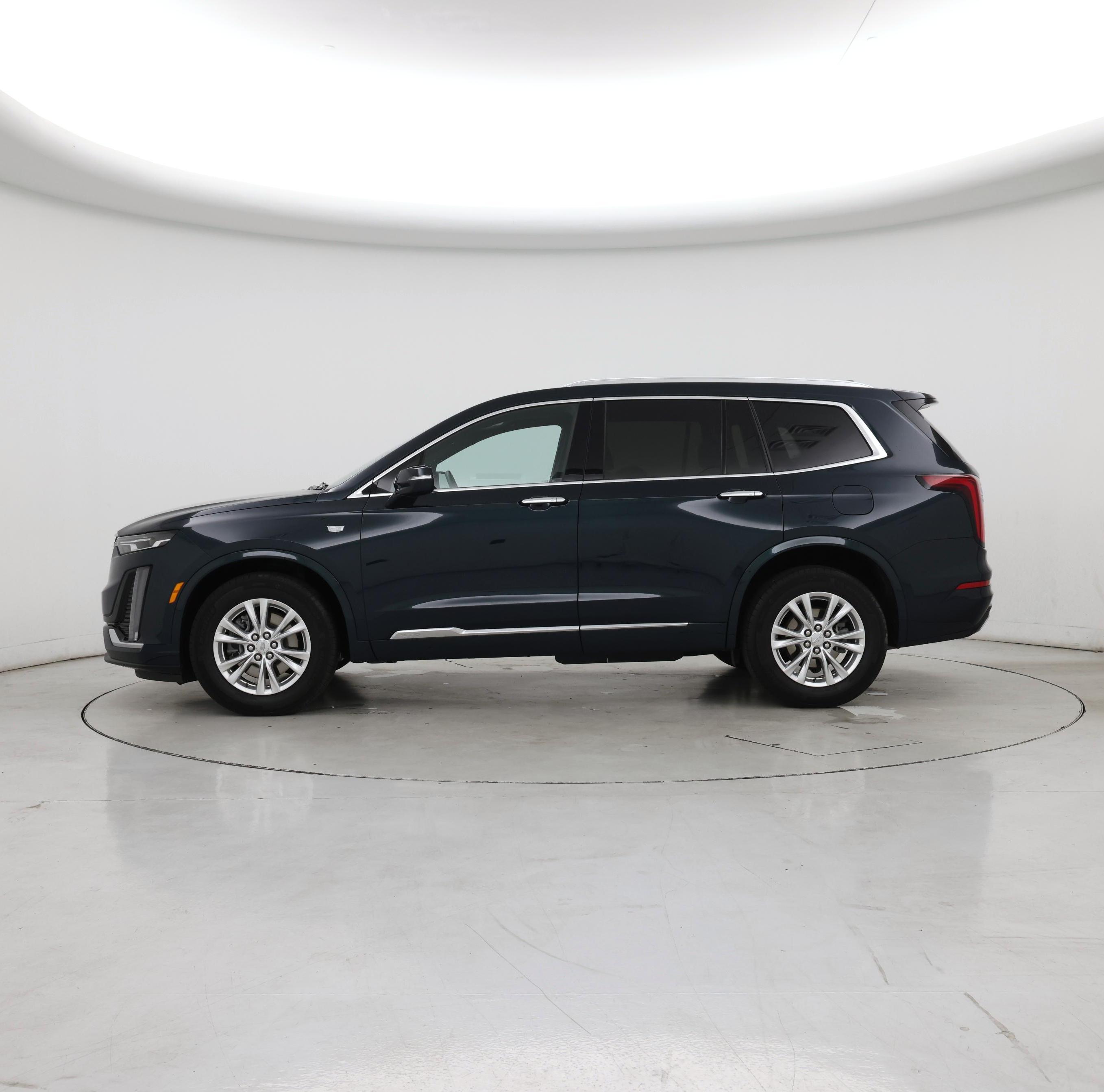 Thumbnail: 2024 Cadillac XT6 - 3