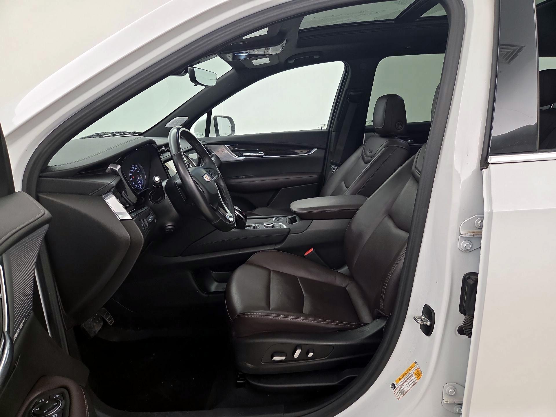 Thumbnail: 2023 Cadillac XT6 - 11