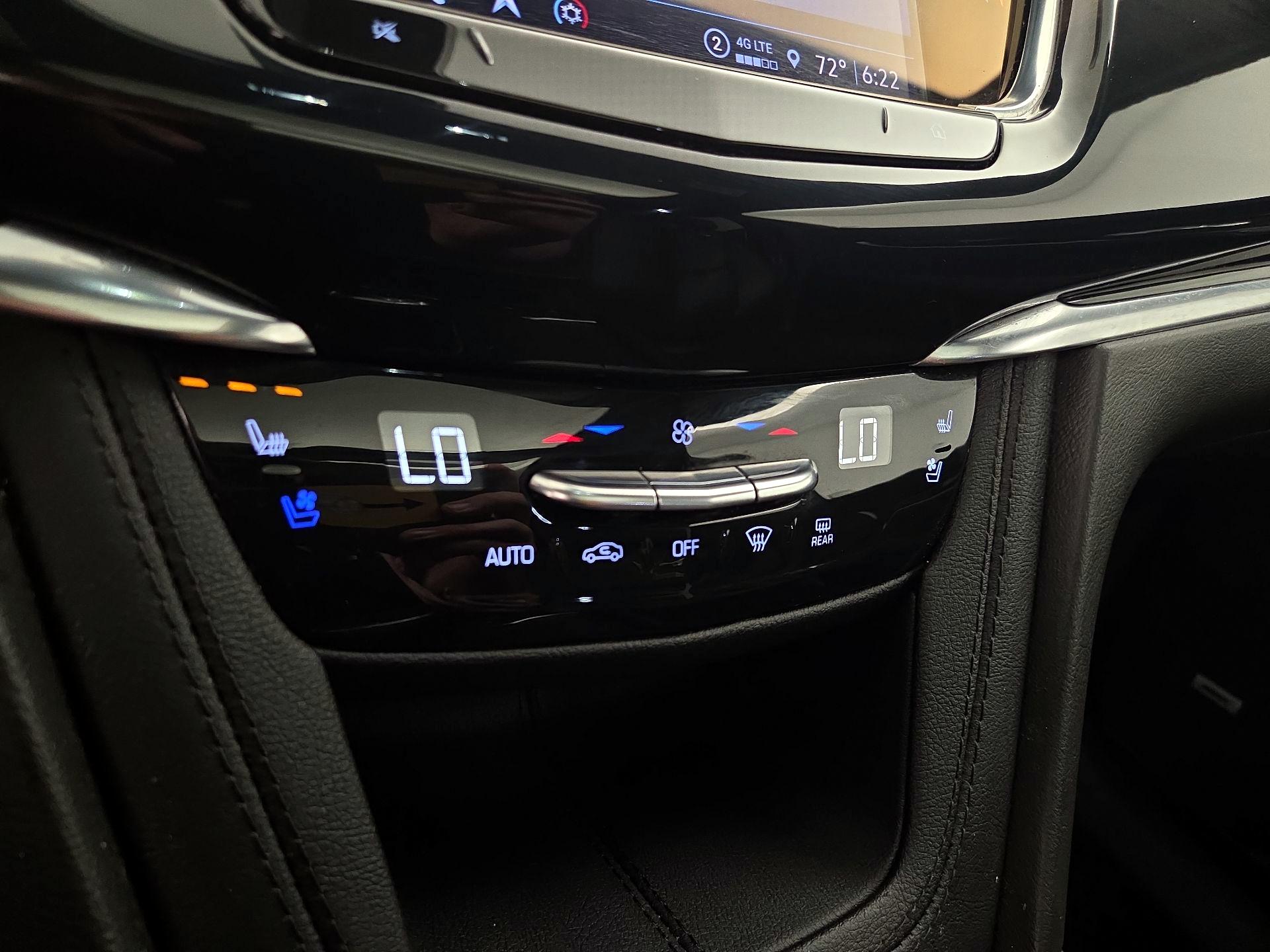 Thumbnail: 2023 Cadillac XT6 - 16