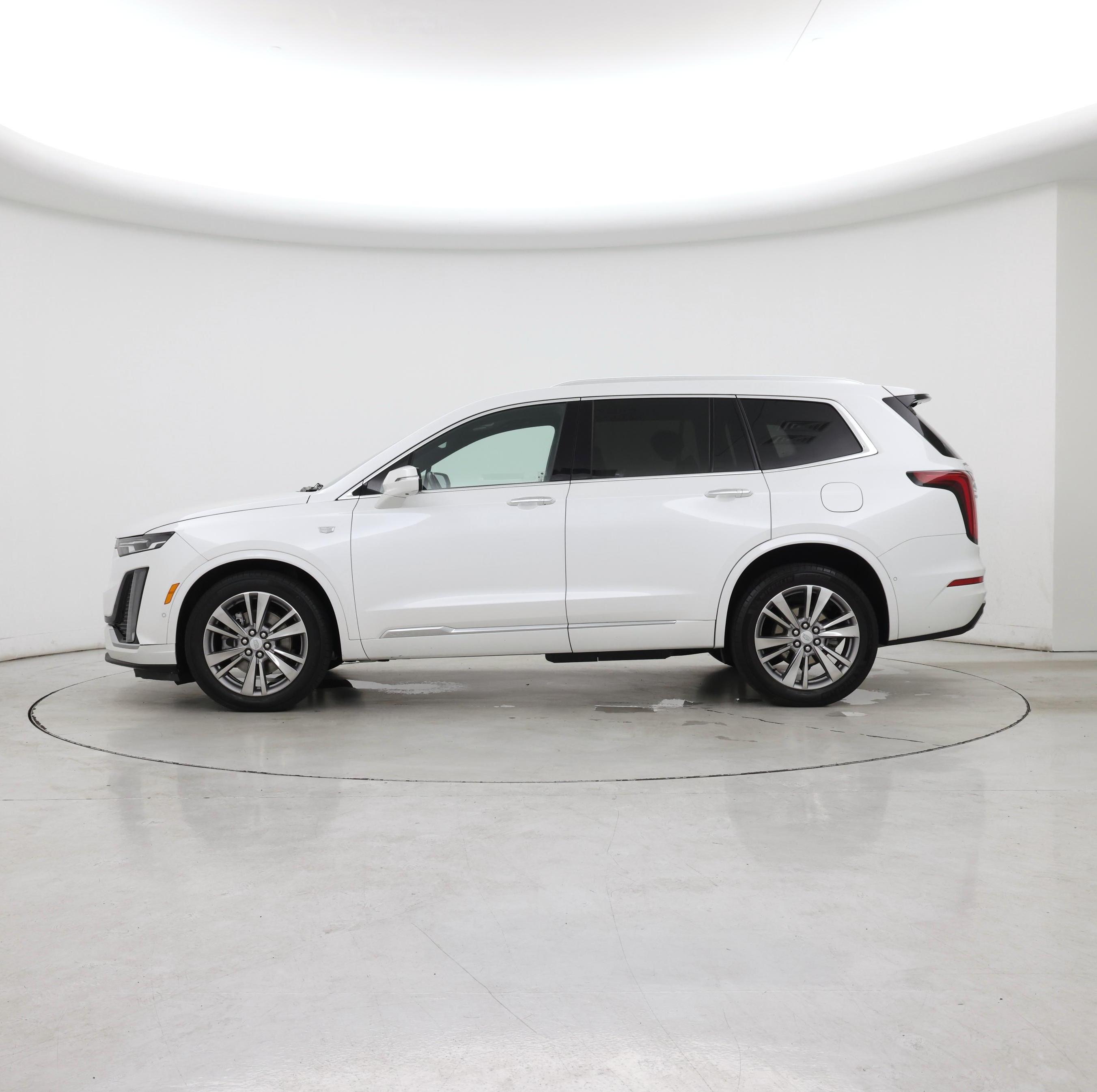 Thumbnail: 2023 Cadillac XT6 - 3