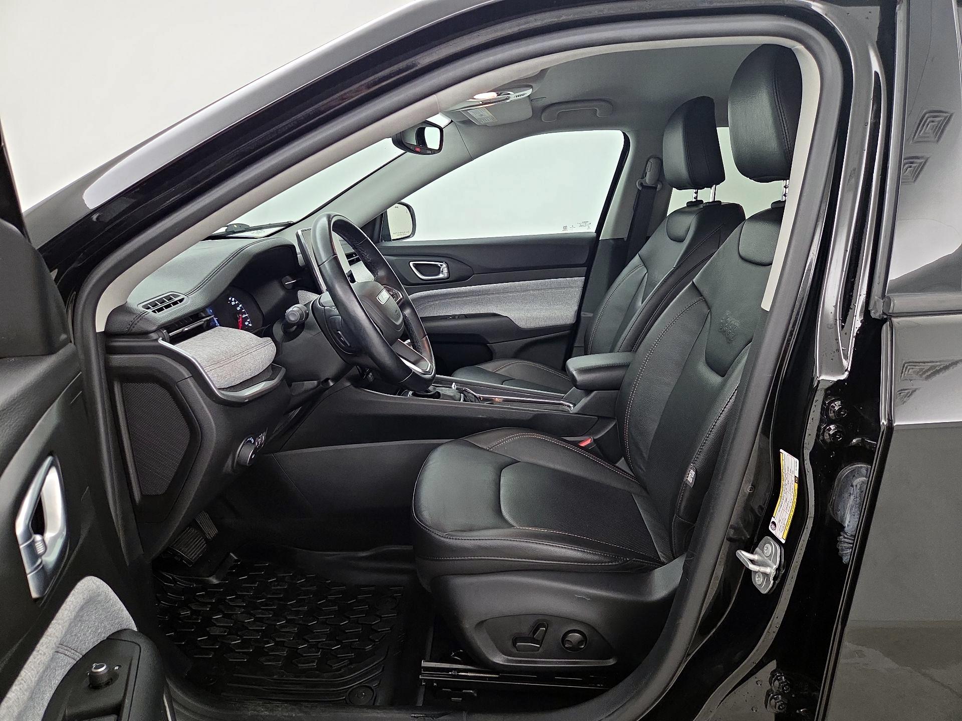 Thumbnail: 2022 Jeep Compass - 11