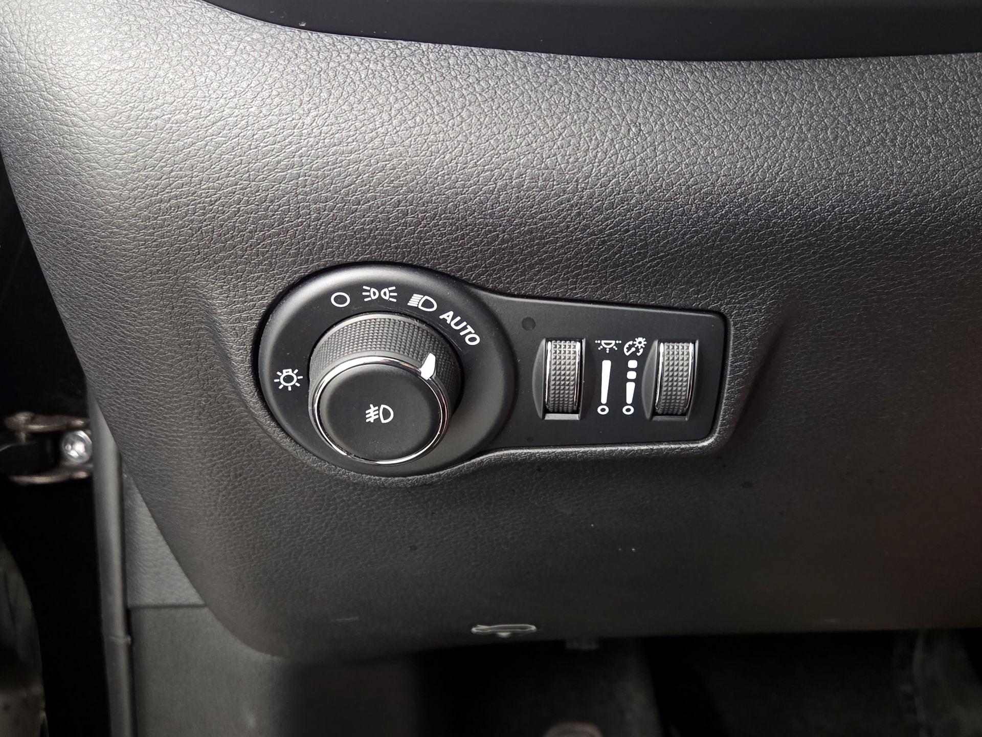 Thumbnail: 2022 Jeep Compass - 13