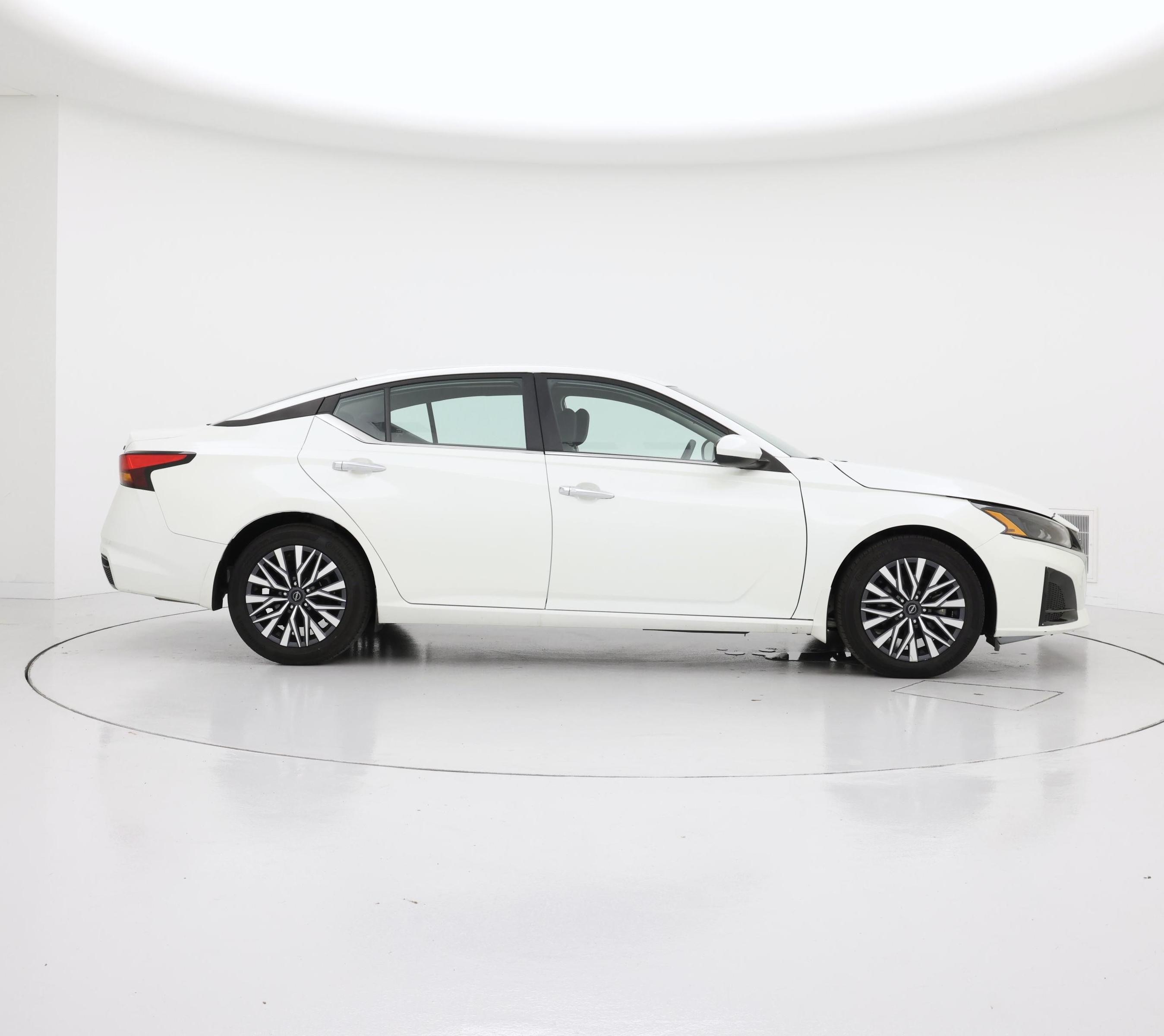 Thumbnail: 2023 Nissan Altima - 7