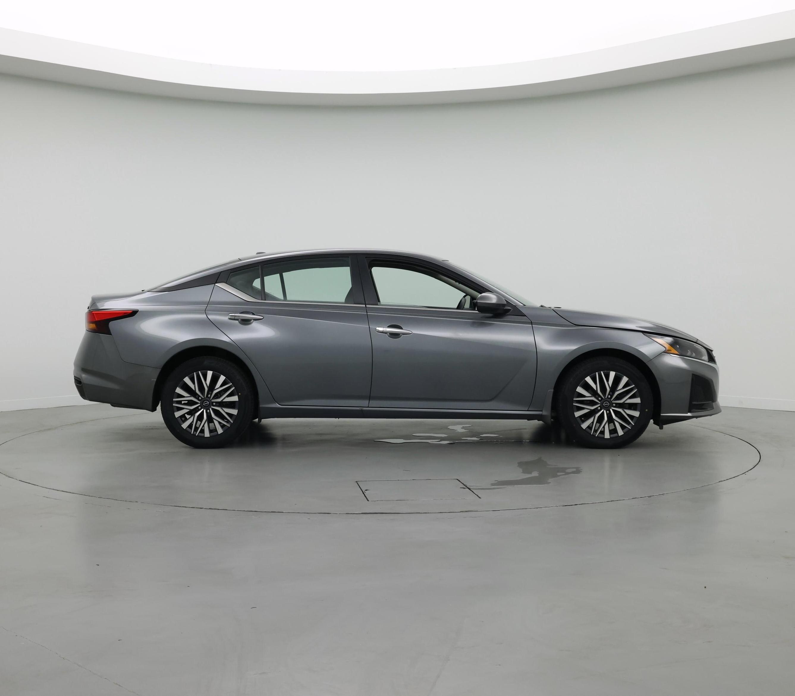 Thumbnail: 2023 Nissan Altima - 7