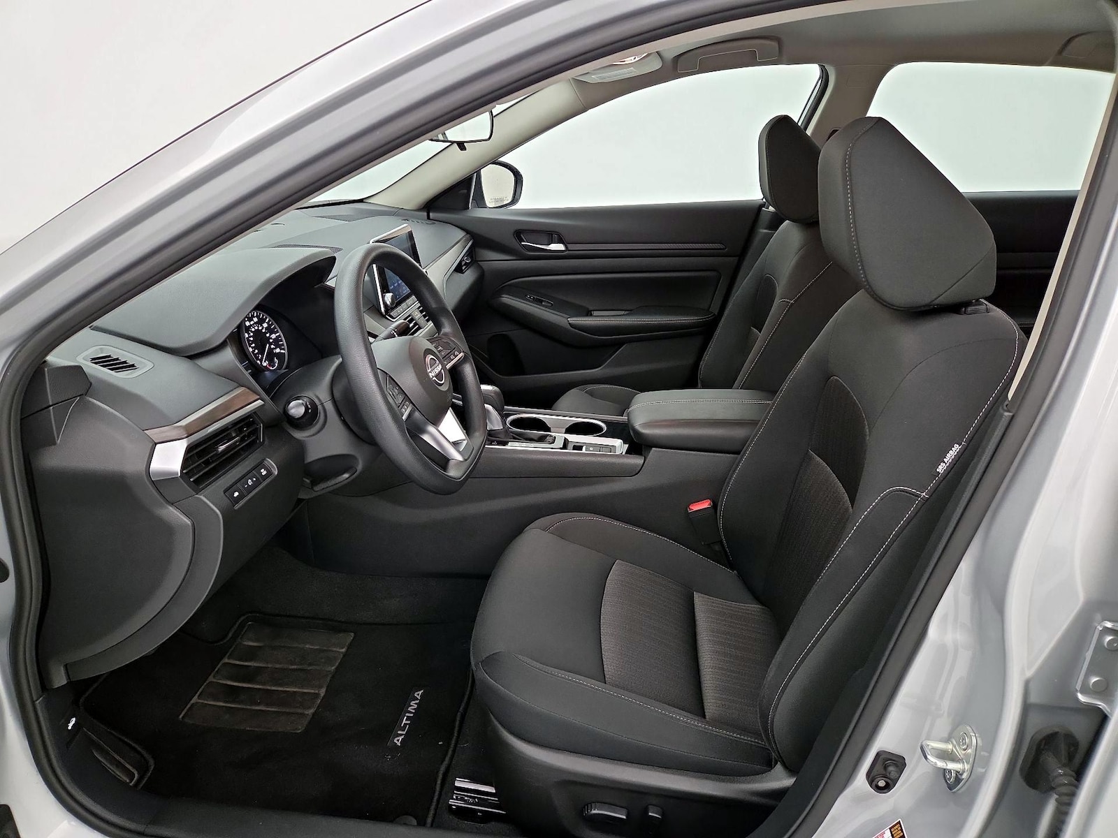 2024 Nissan Altima SV - Photo 12