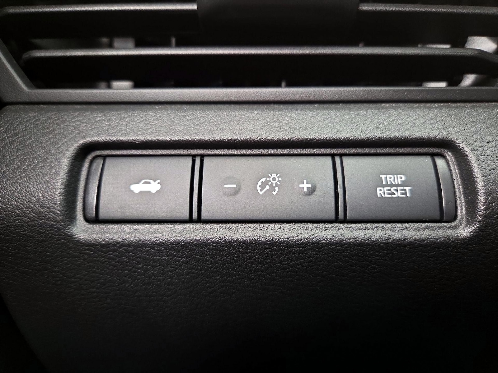 2024 Nissan Altima SV - Photo 14